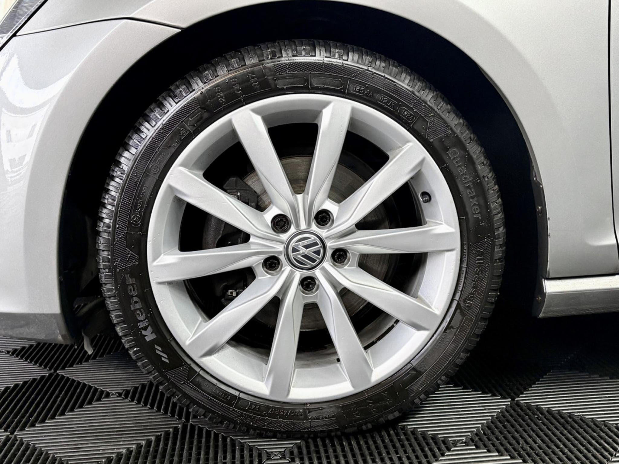 VW Golf 2.0 TDI Highline *ACC* Caméra* Sièges Chauff* Cuir* (2015) - Foto 22