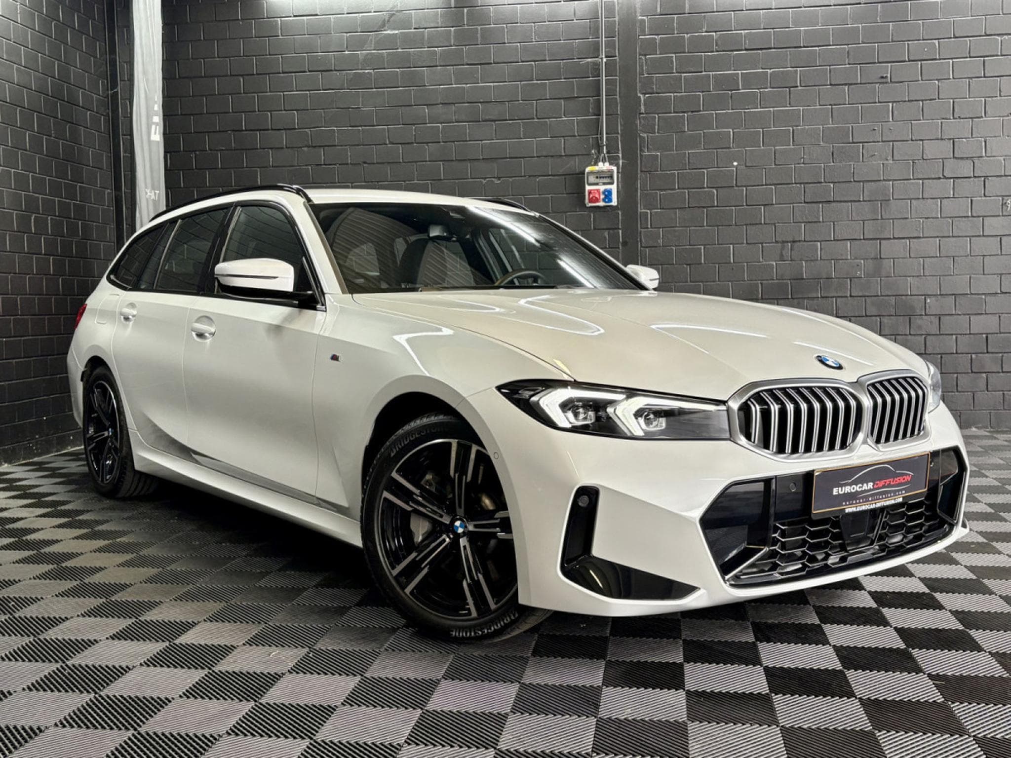 BMW 330 330i xDrive M-Sport Touring 245CV *Hayon*ACC*Sièges chauffan (2024) - Photo 3