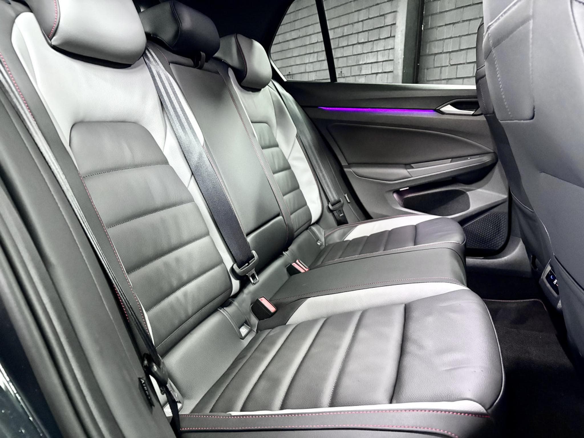 VW Golf GTI Clubsport 2.0 TSI 300 CV DSG7 *IQ. LIGHT* *PANO* CUIR * (2023) - Foto 20