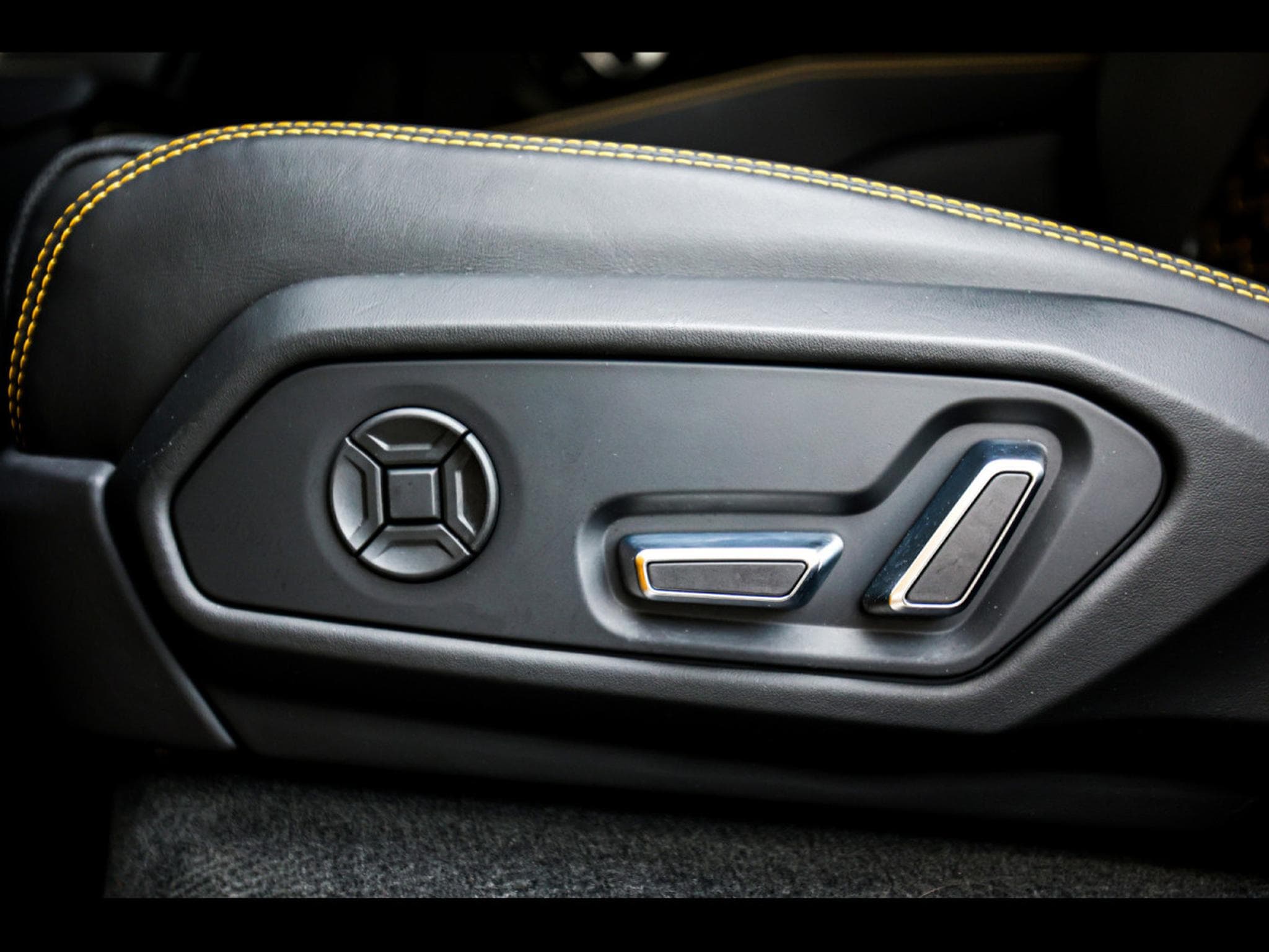 Lamborghini Urus 4.0 V8 (650 CH) - GIALLO AUGE (2019) - Foto 22