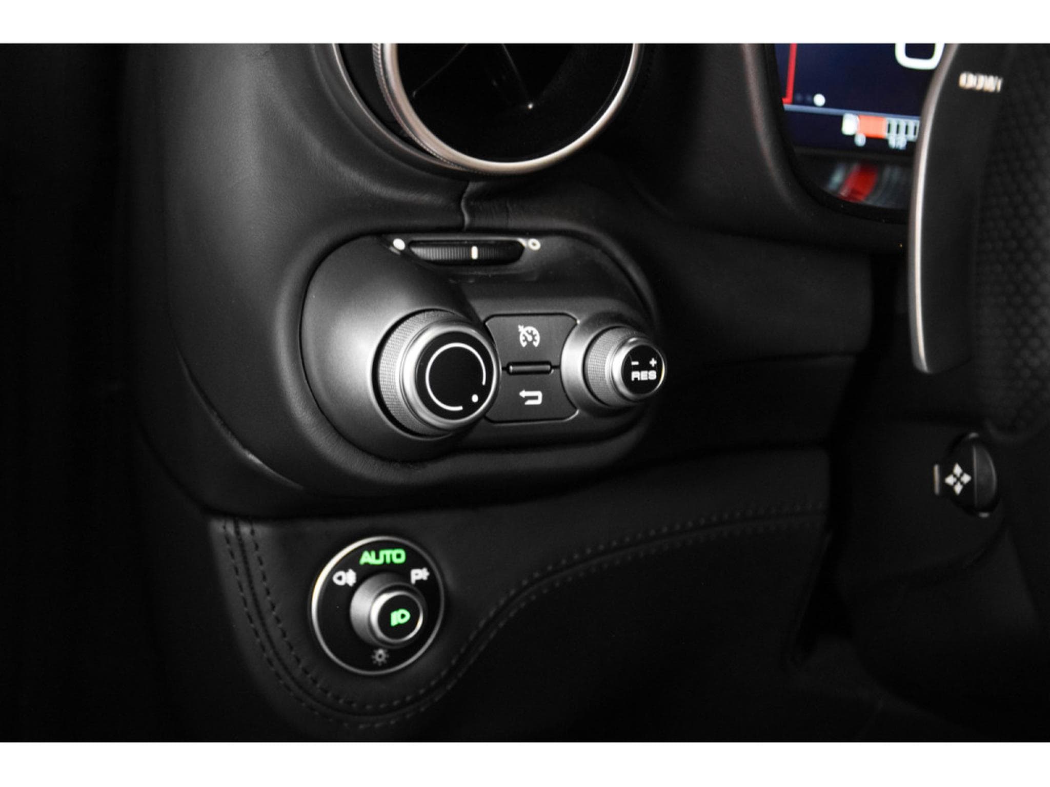 Ferrari Portofino ROSSO CORSA (2018) - Foto 24