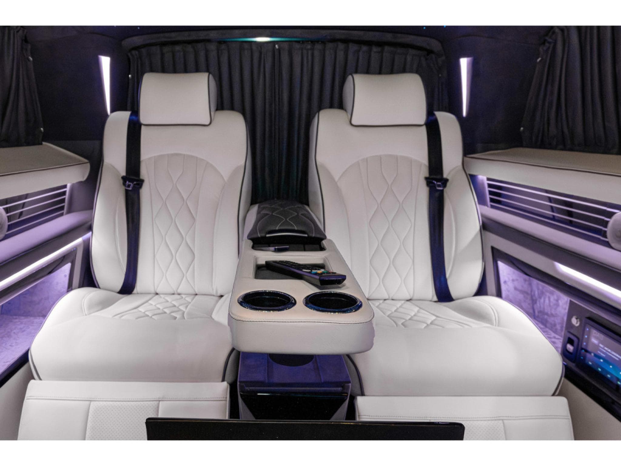 Mercedes V 300 V300 D VIP LANG MAYBACH/PANO/*FULL* (2025) - Foto 14