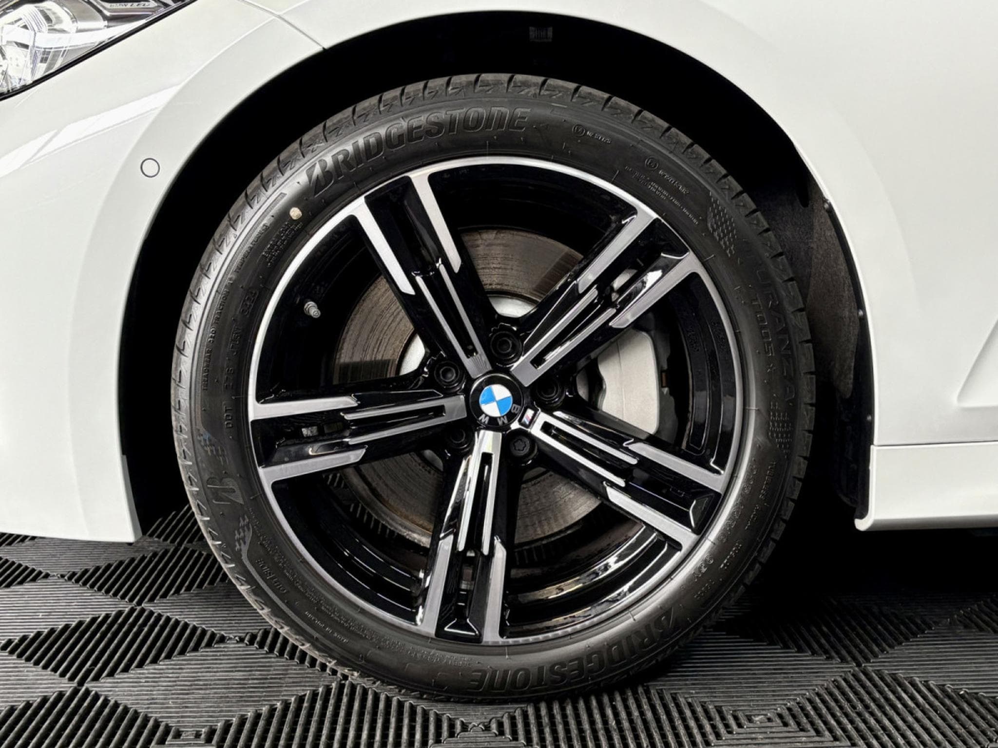 BMW 330 330i xDrive M-Sport Touring 245CV *Hayon*ACC*Sièges chauffan (2025) - Foto 25