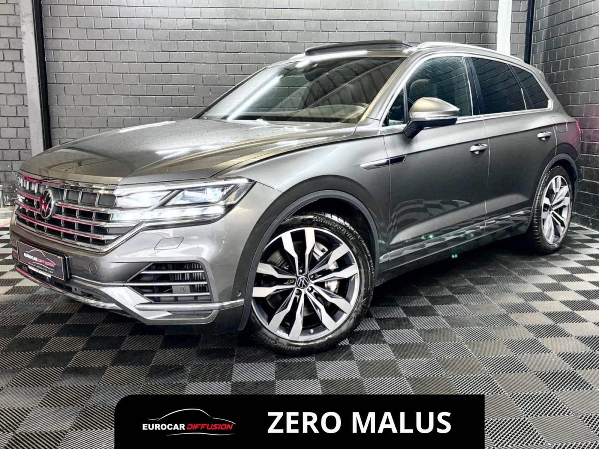 VW Touareg 3.0 TSi V6 eHybrid 4MOTION Elegance  381 CV (2022) - Foto 1