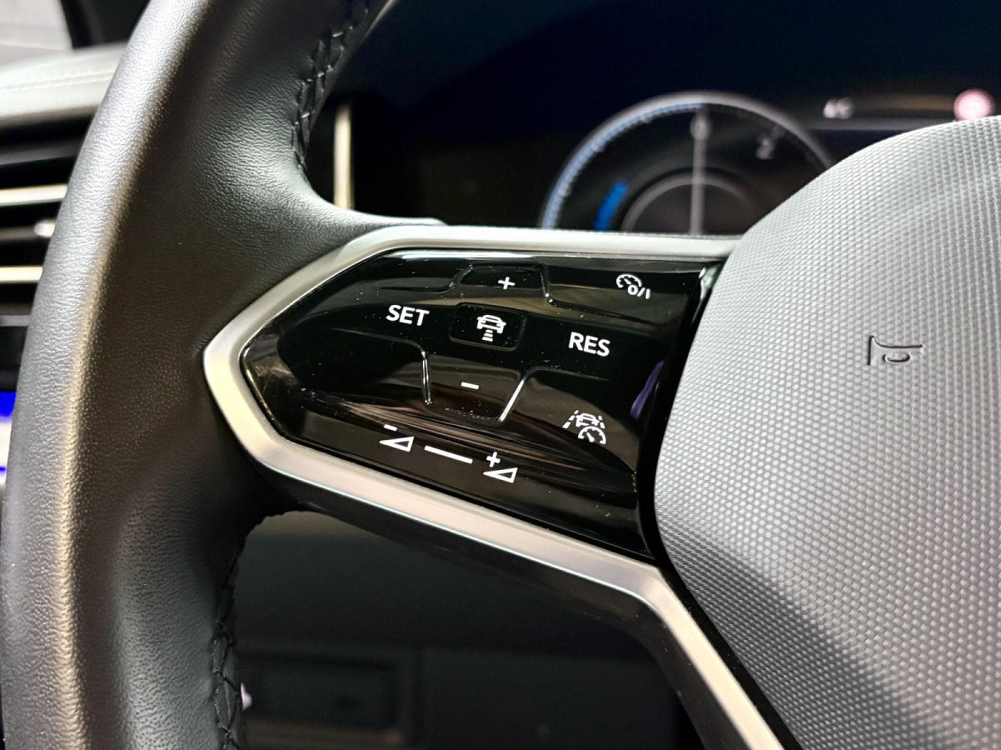 VW Touareg 3.0 TSi V6 eHybrid 4MOTION Elegance  381 CV (2022) - Foto 12