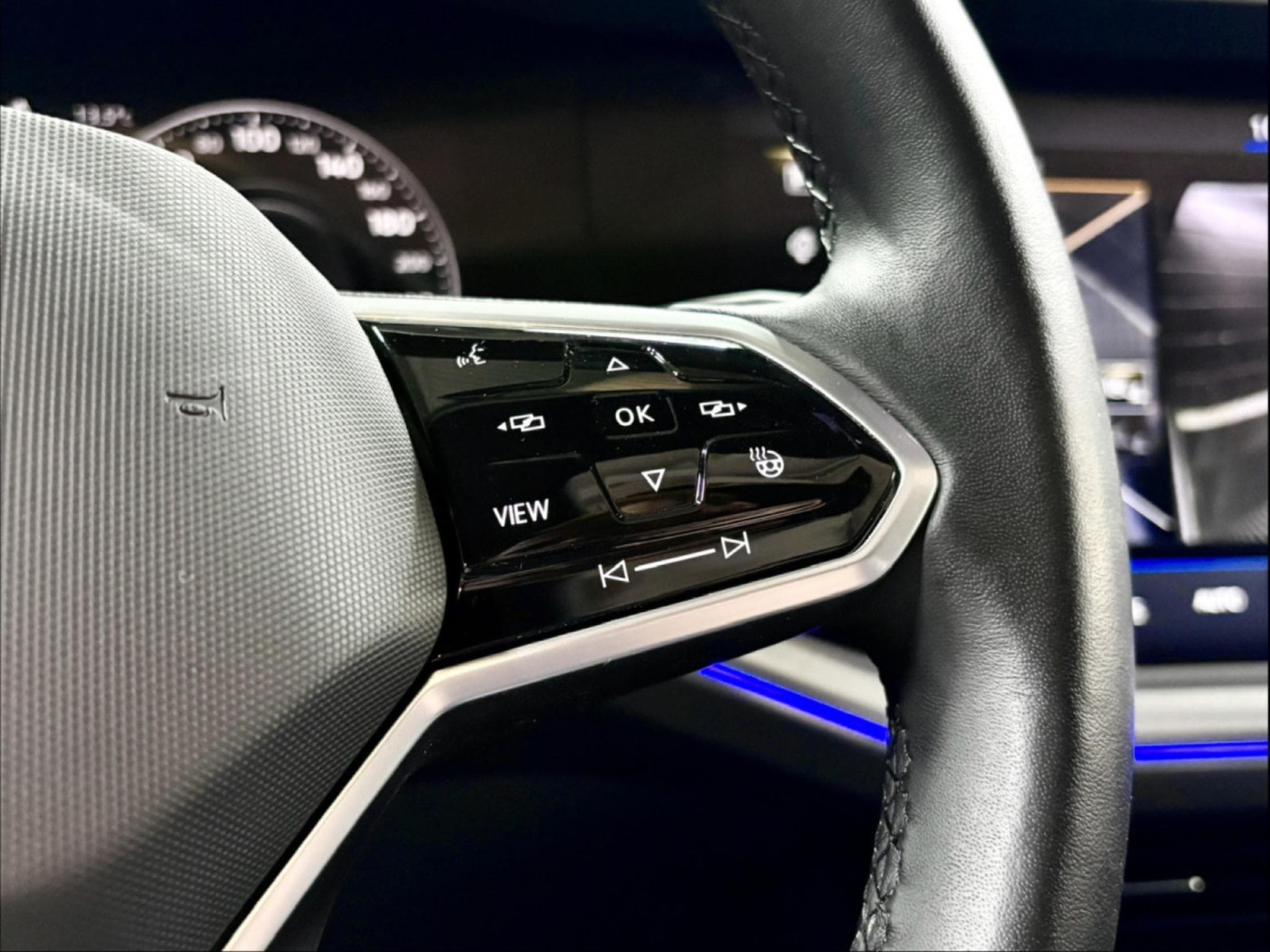 VW Touareg 3.0 TSi V6 eHybrid 4MOTION Elegance  381 CV (2022) - Foto 13