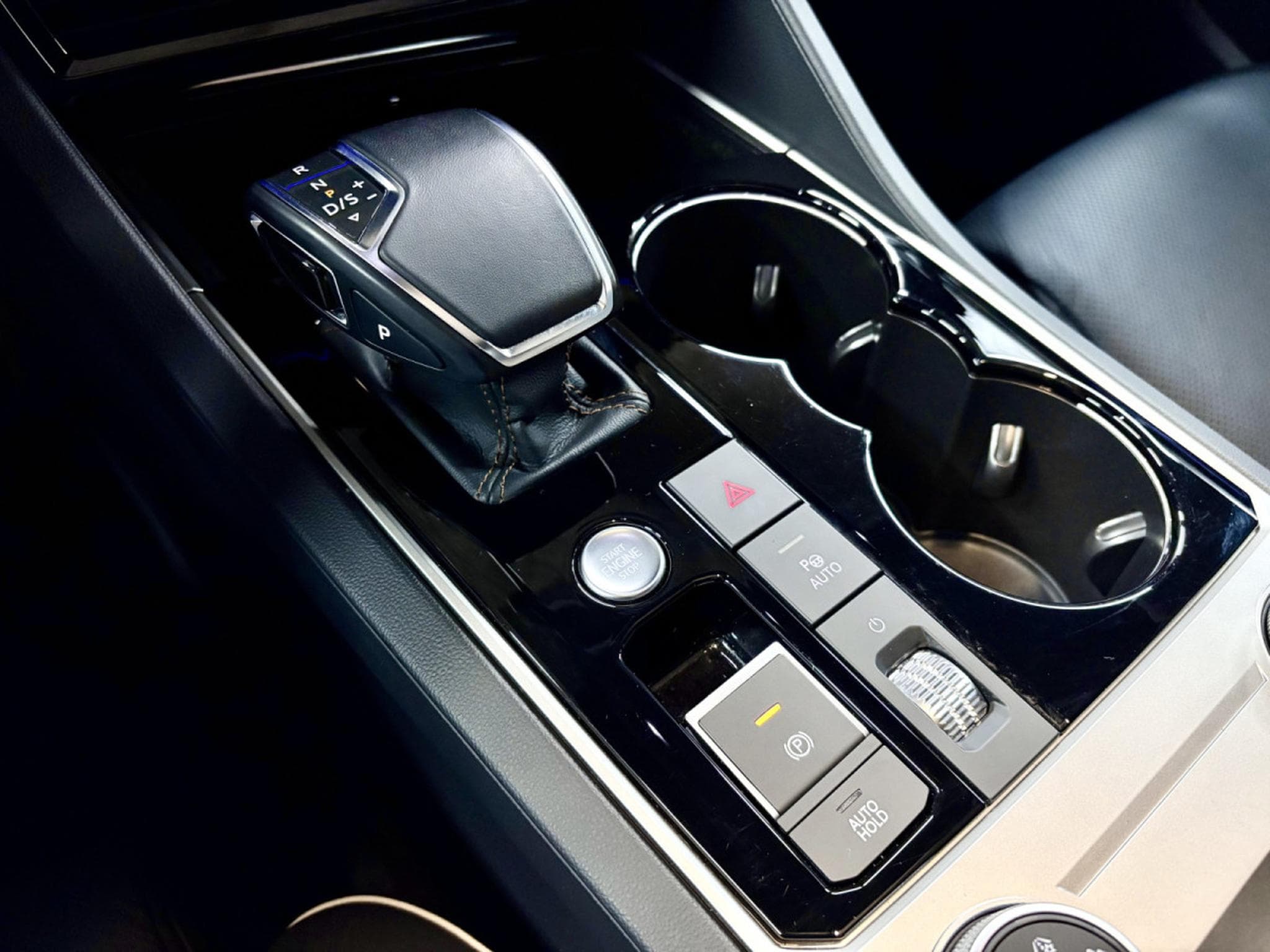 VW Touareg 3.0 TSi V6 eHybrid 4MOTION Elegance  381 CV (2022) - Foto 16