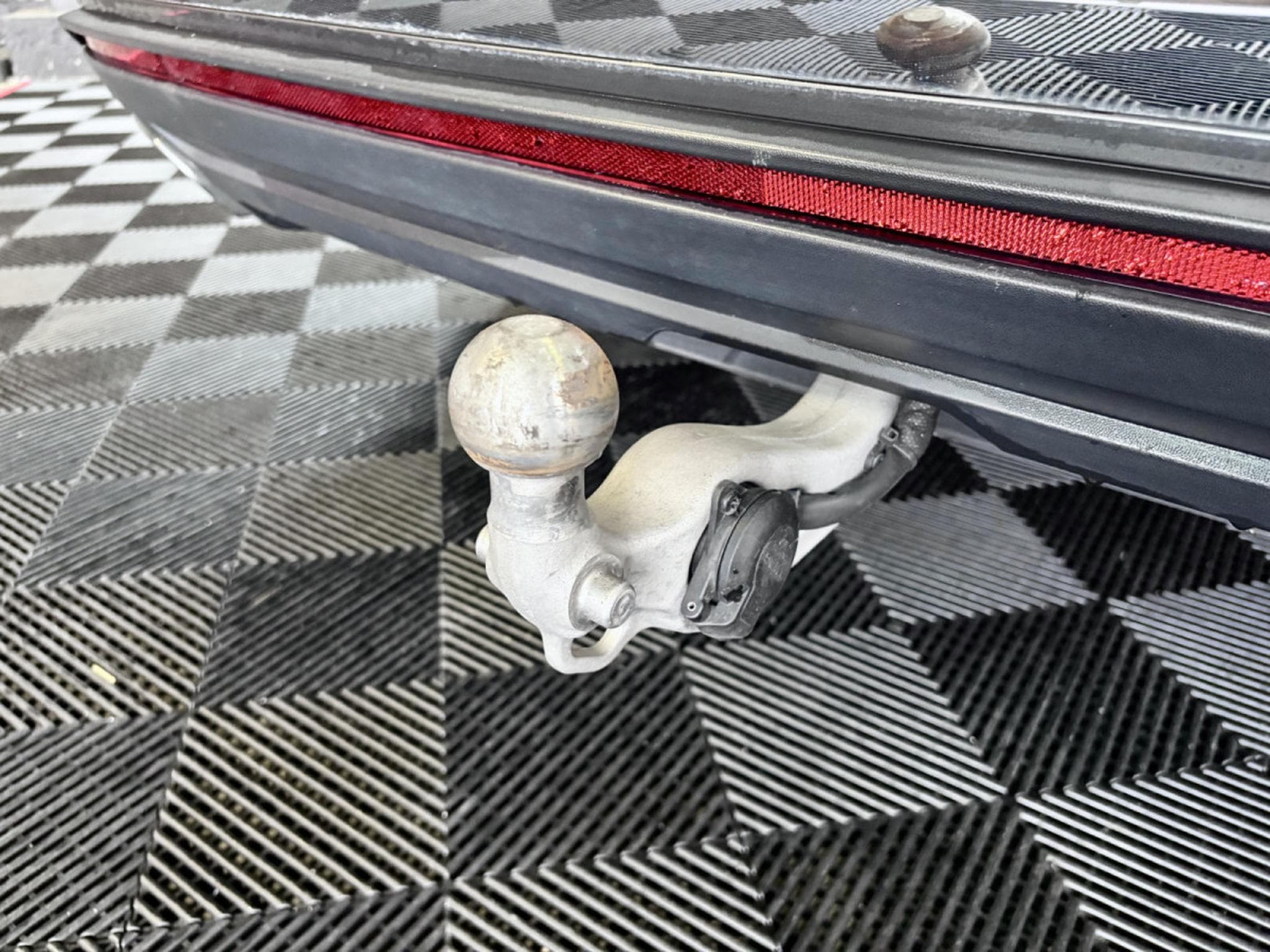 VW Touareg 3.0 TSi V6 eHybrid 4MOTION Elegance  381 CV (2022) - Foto 24