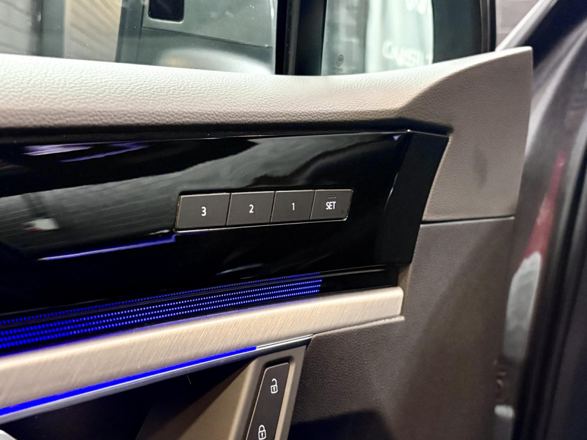 VW Touareg 3.0 TSi V6 eHybrid 4MOTION Elegance  381 CV (2022) - Foto 25