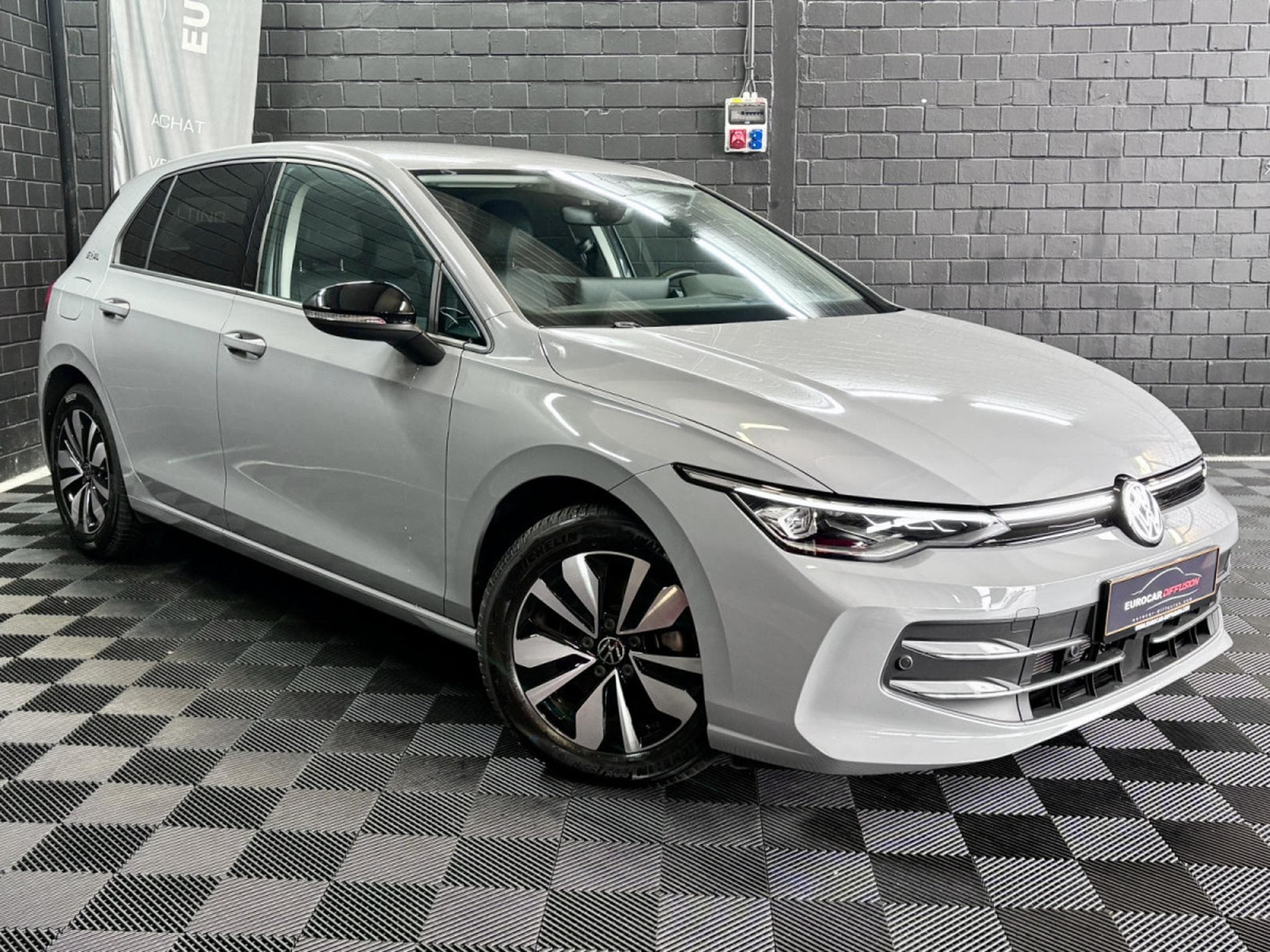 VW Golf Life Goal 2.0 TDI DSG7 150 CV ** Attelage ** Caméra ** (2025) - Photo 3