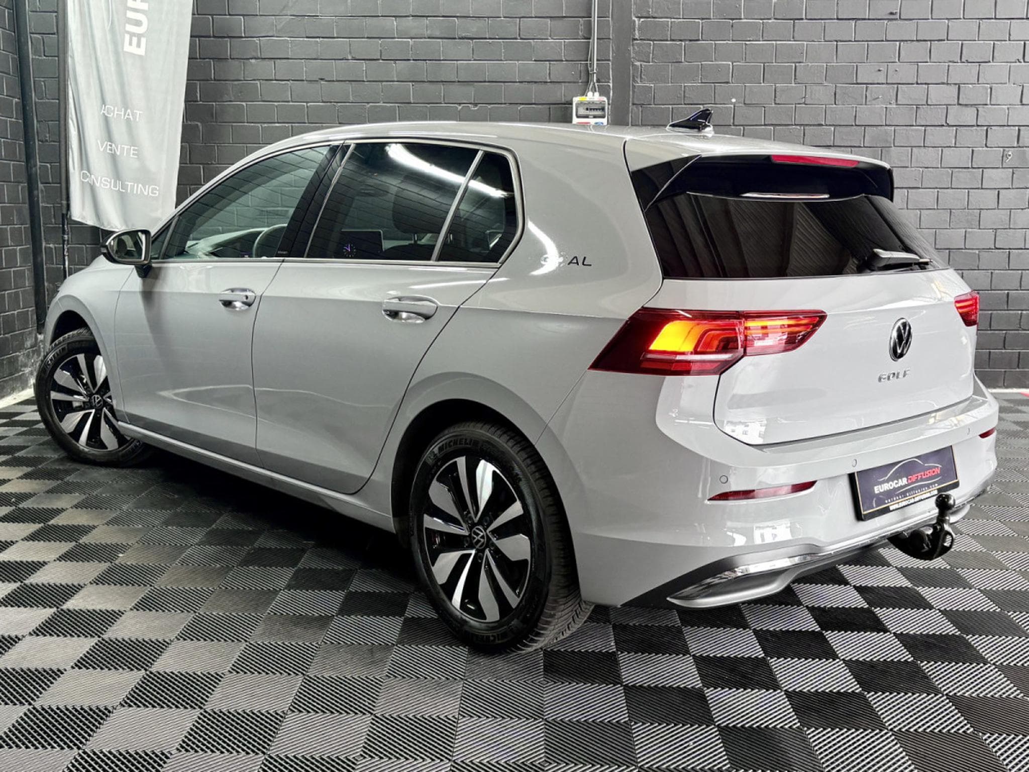 VW Golf Life Goal 2.0 TDI DSG7 150 CV ** Attelage ** Caméra ** (2025) - Photo 4