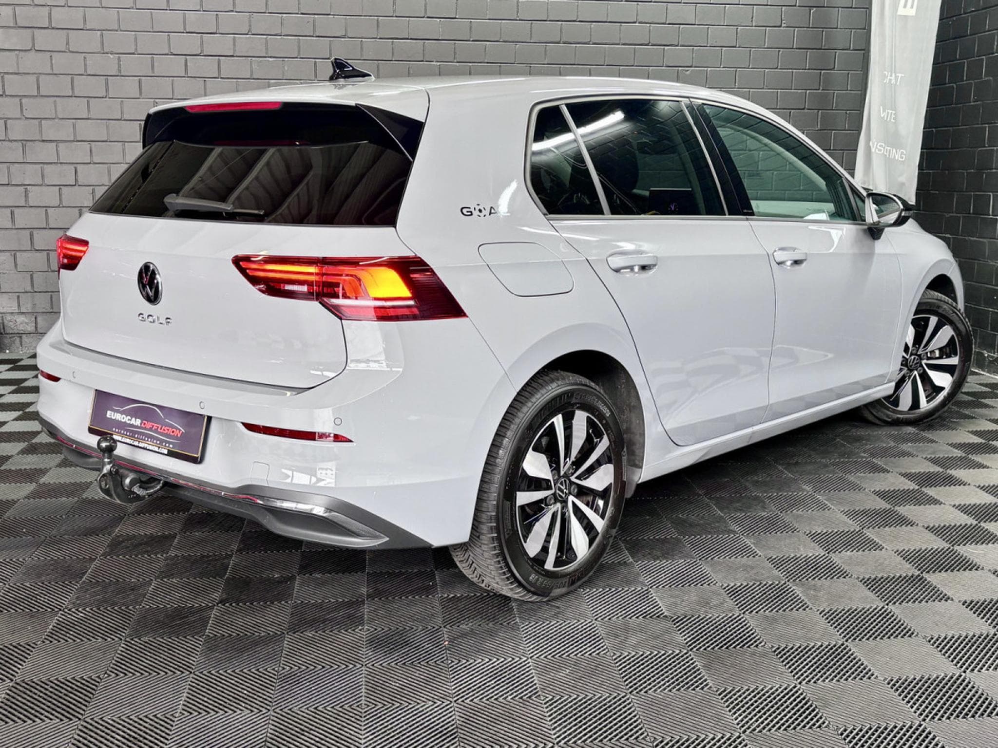 VW Golf Life Goal 2.0 TDI DSG7 150 CV ** Attelage ** Caméra ** (2025) - Photo 6