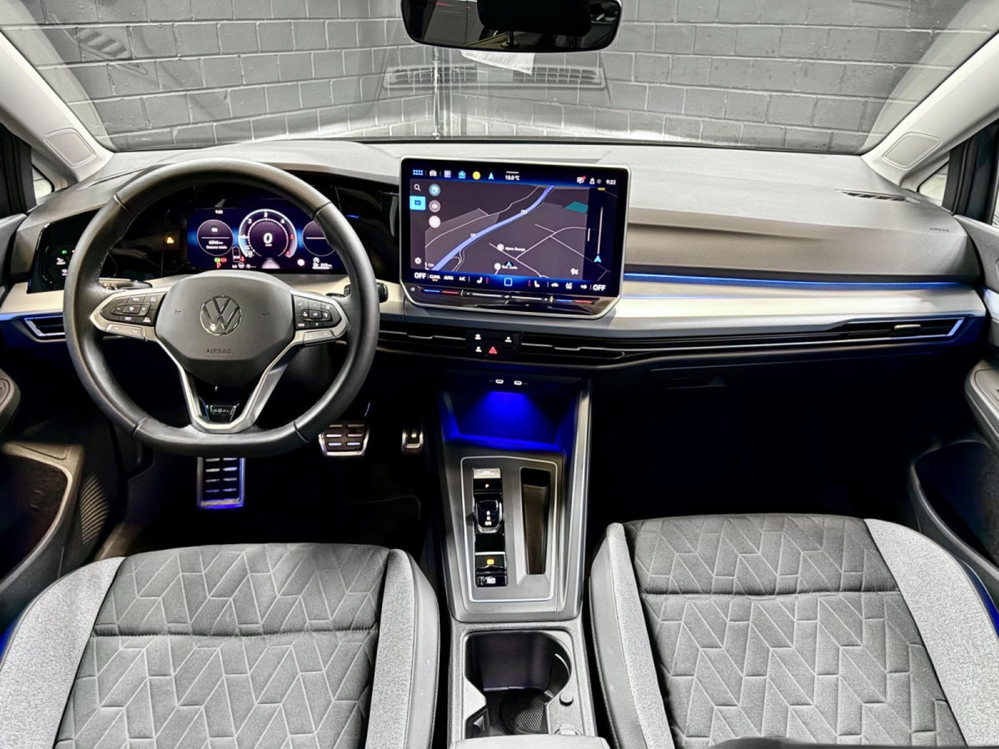 VW Golf Life Goal 2.0 TDI DSG7 150 CV ** Attelage ** Caméra ** (2025) - Photo 9