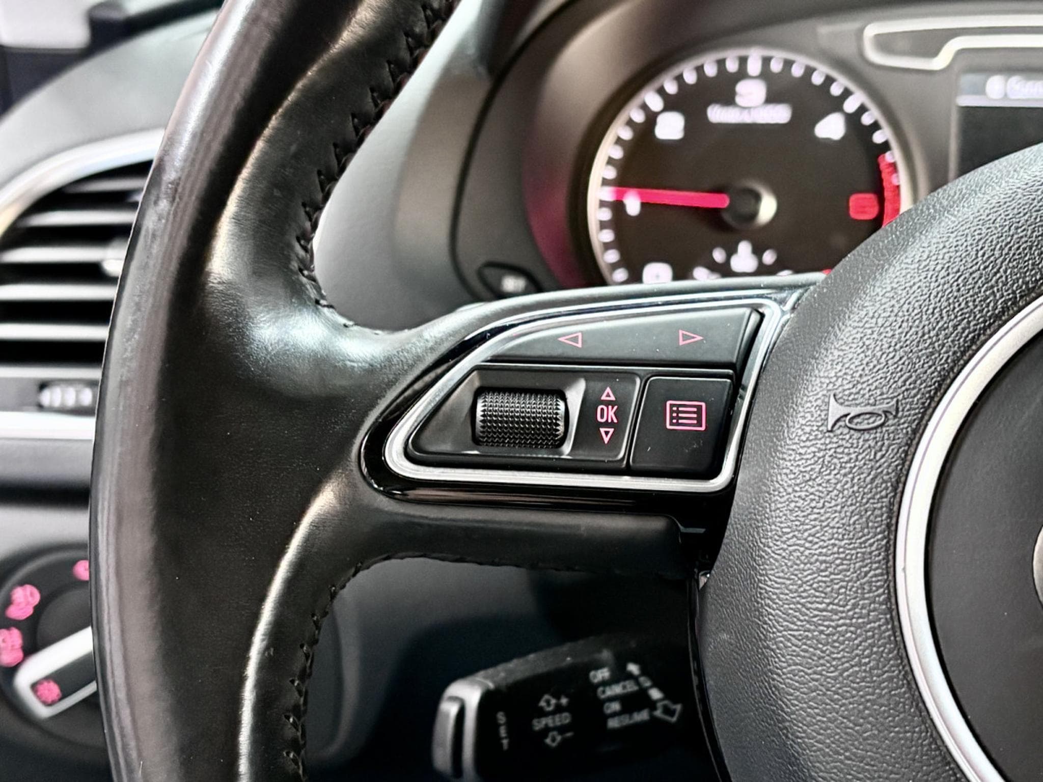 Audi Q3 2.0 TDI S-Line Selection 140 CV *Sièges Chauff* (2014) - Photo 11