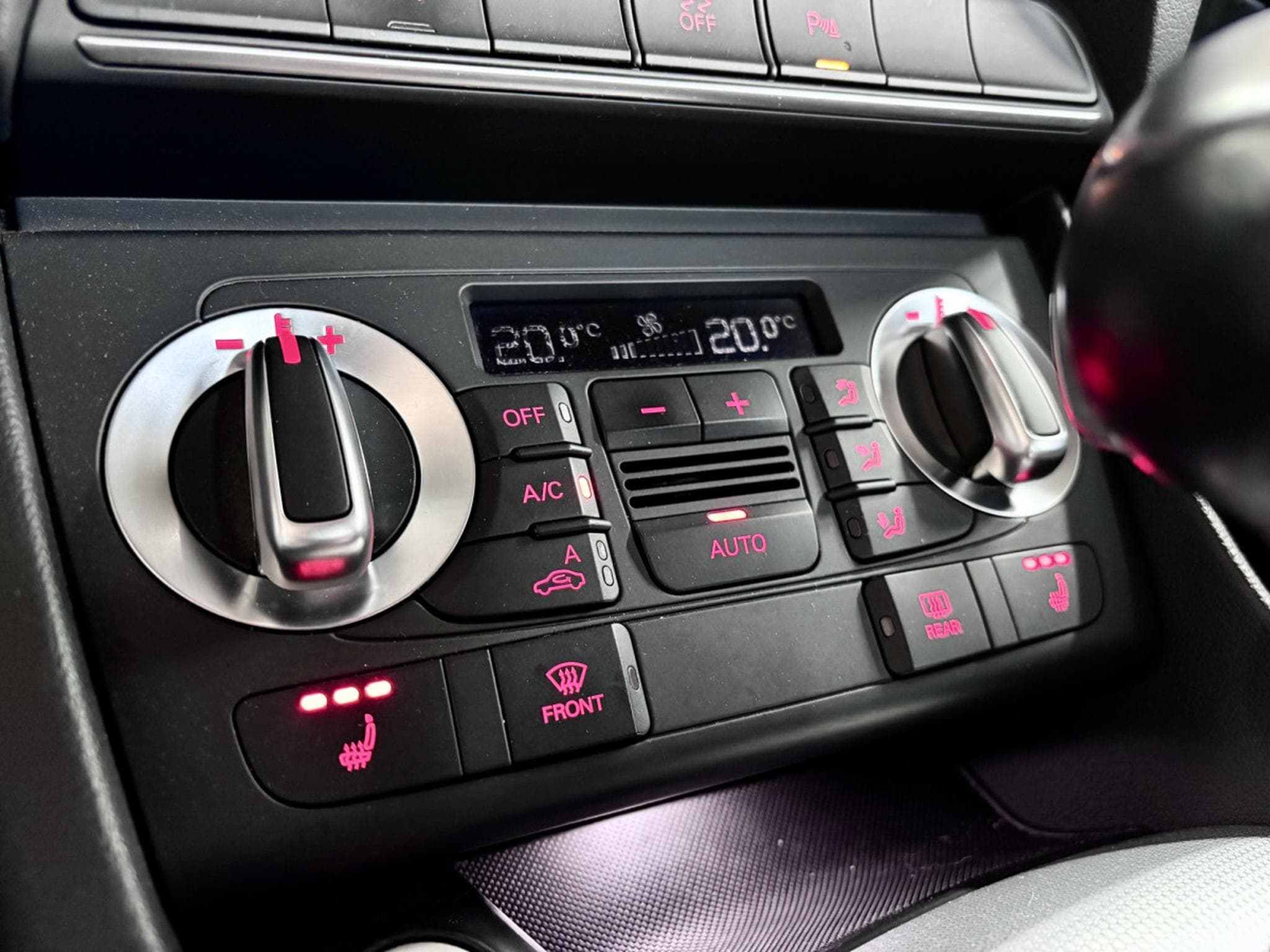 Audi Q3 2.0 TDI S-Line Selection 140 CV *Sièges Chauff* (2014) - Photo 15