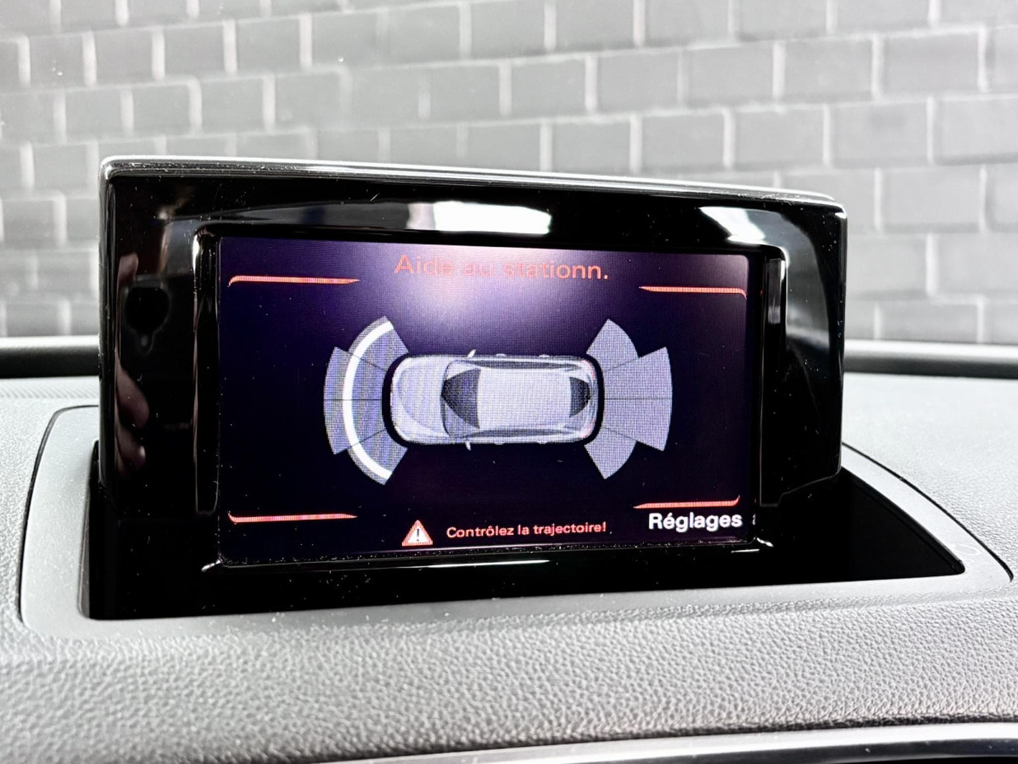 Audi Q3 2.0 TDI S-Line Selection 140 CV *Sièges Chauff* (2014) - Photo 17