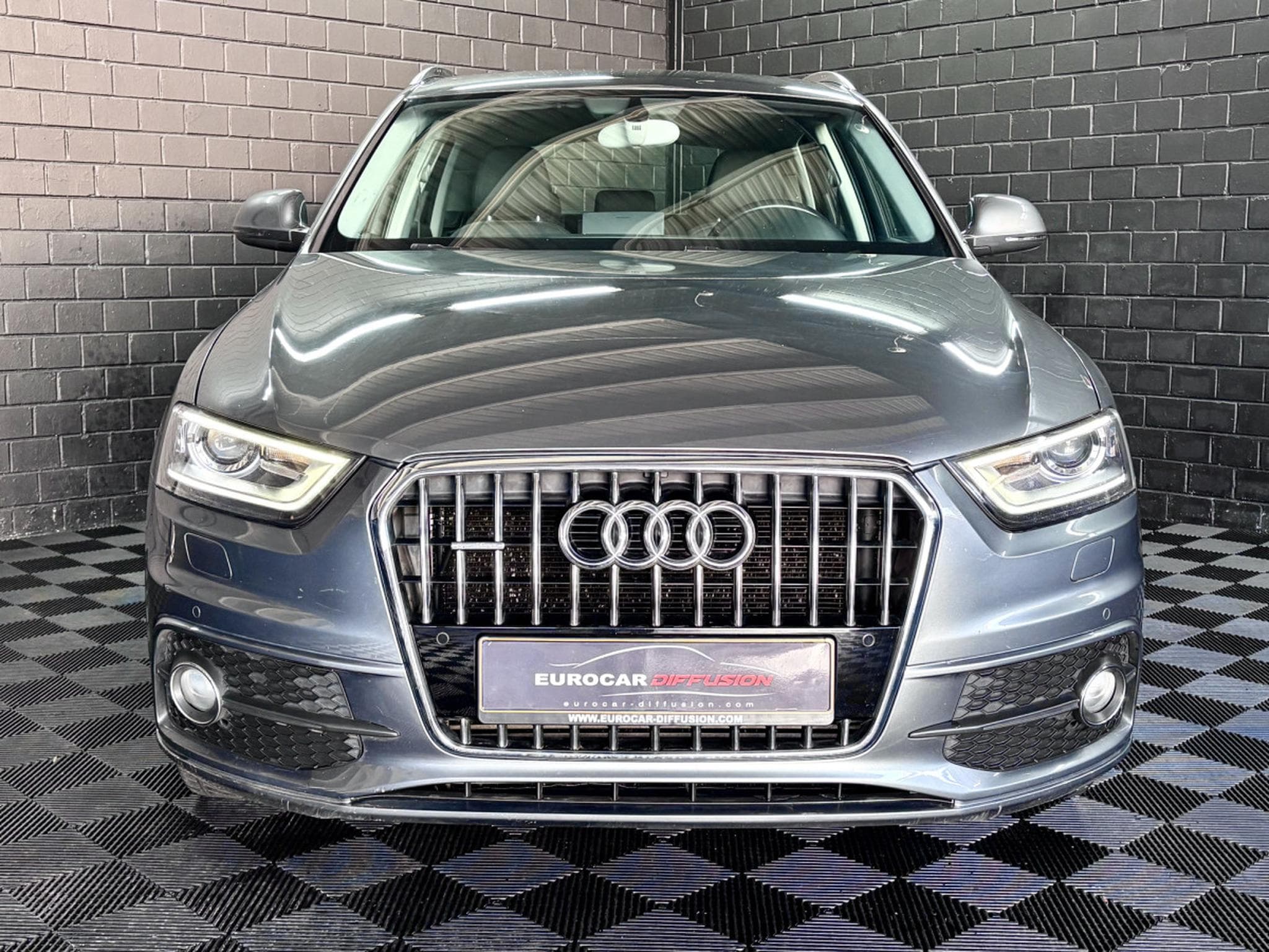 Audi Q3 2.0 TDI S-Line Selection 140 CV *Sièges Chauff* (2014) - Photo 2