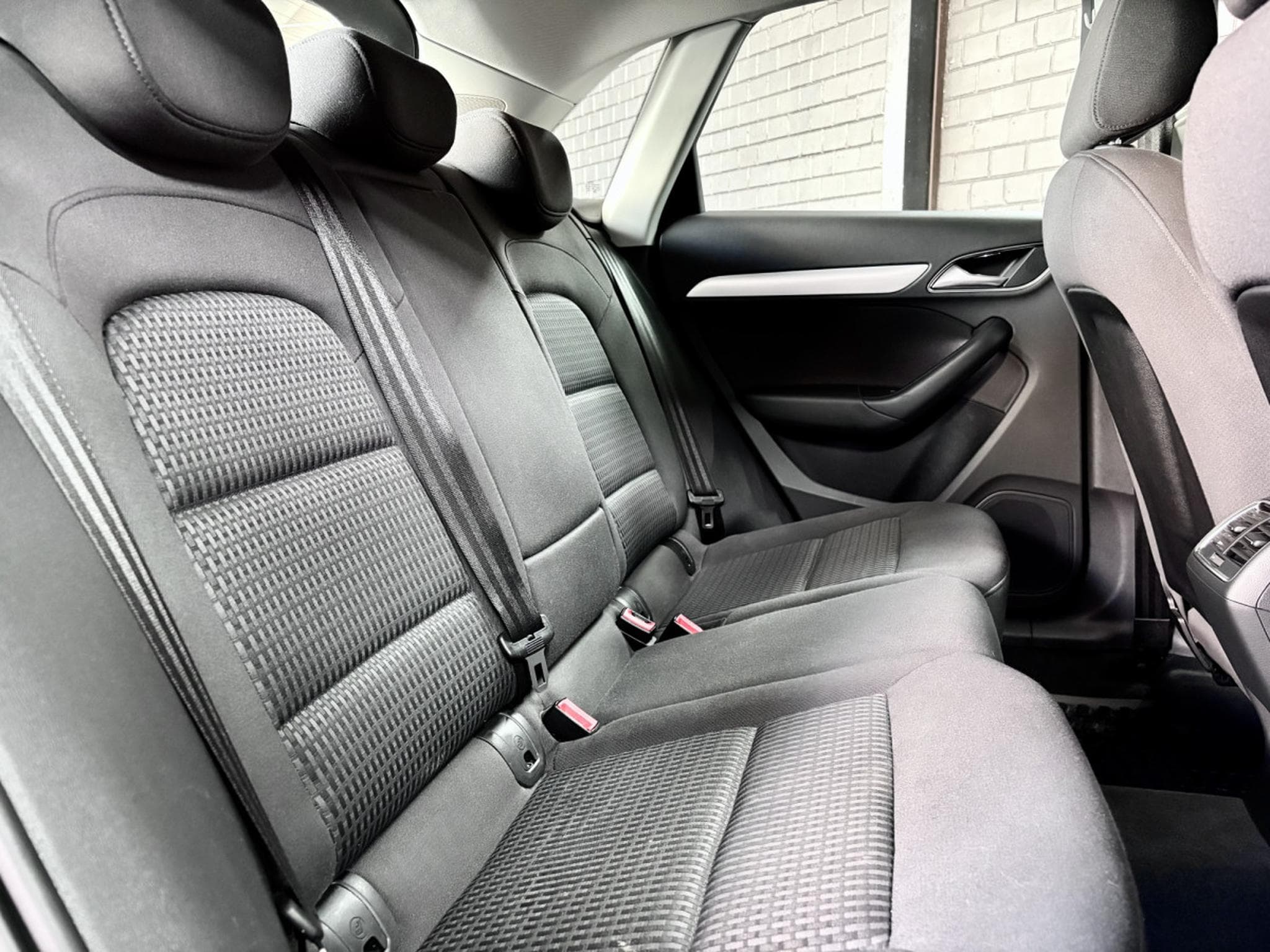 Audi Q3 2.0 TDI S-Line Selection 140 CV *Sièges Chauff* (2014) - Photo 23