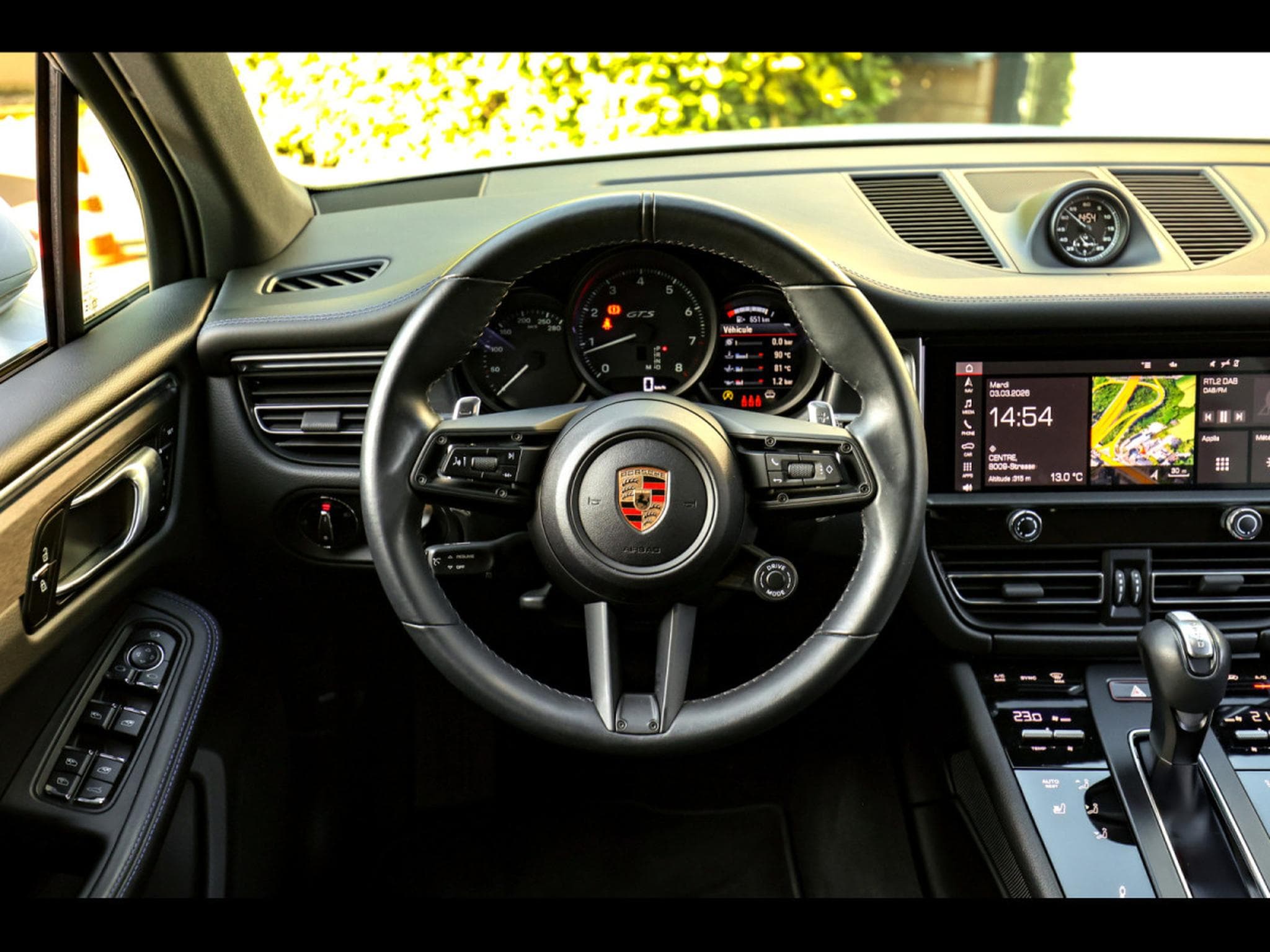 Porsche Macan III GTS PDK – CARRARA WHITE METALLIC (2024) - Photo 12