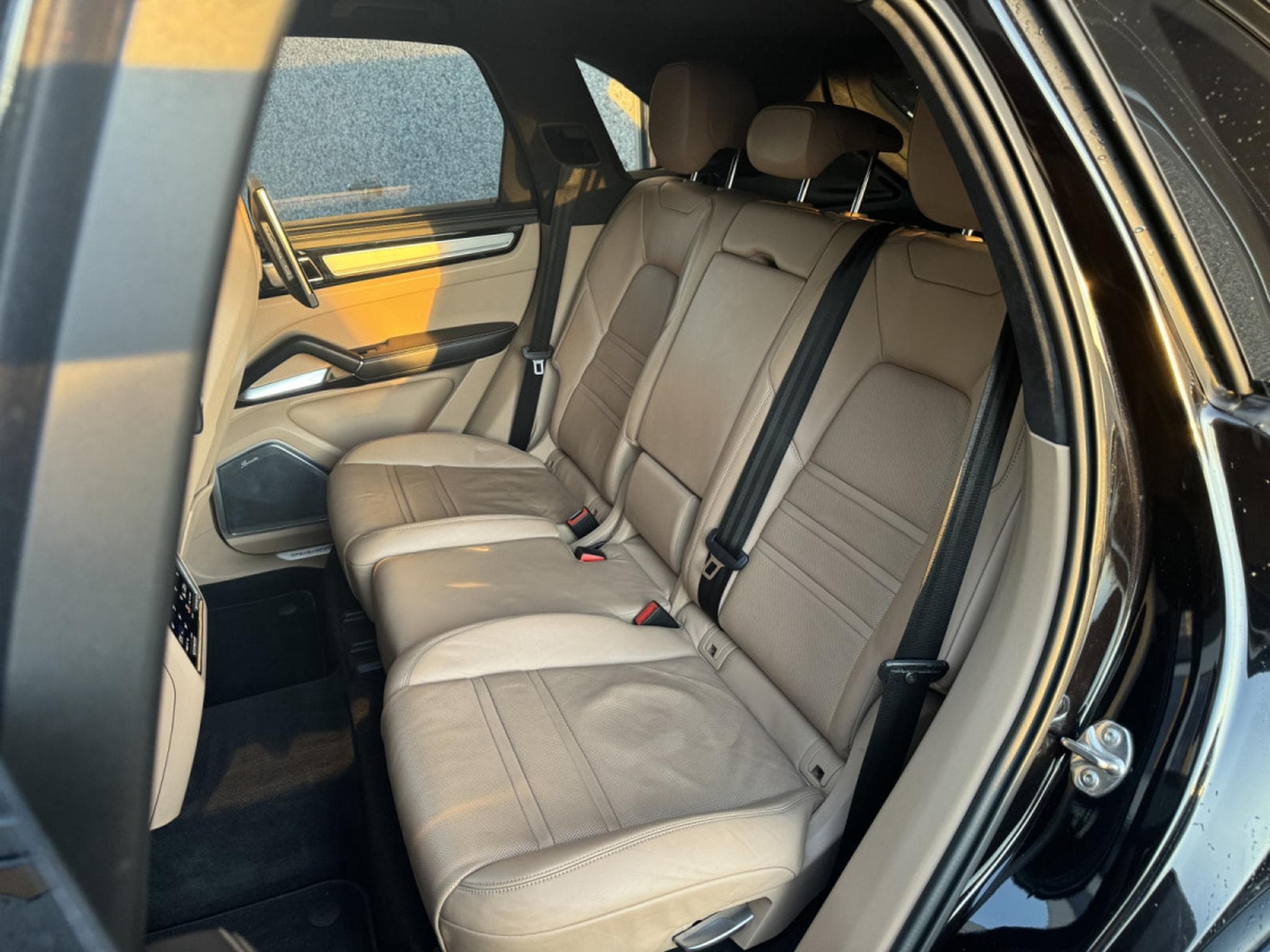 Porsche Cayenne Cayenne Turbo/21/Pano/Camera/ Burmester/ (2018) - Photo 18