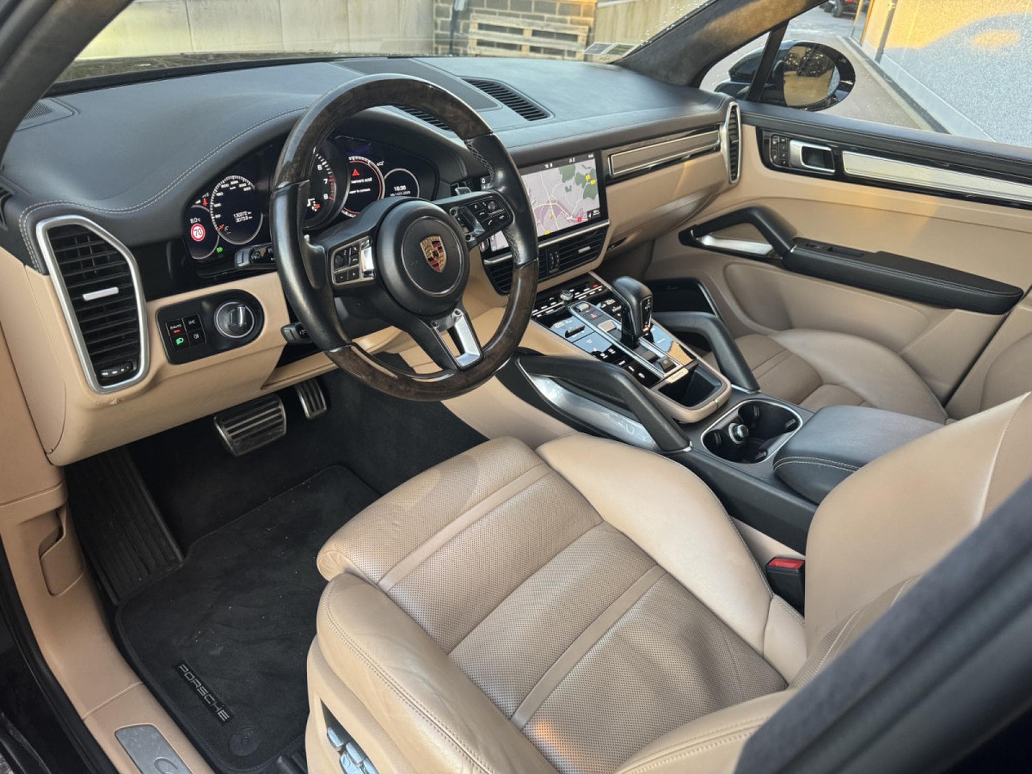 Porsche Cayenne Cayenne Turbo/21/Pano/Camera/ Burmester/ (2018) - Photo 6