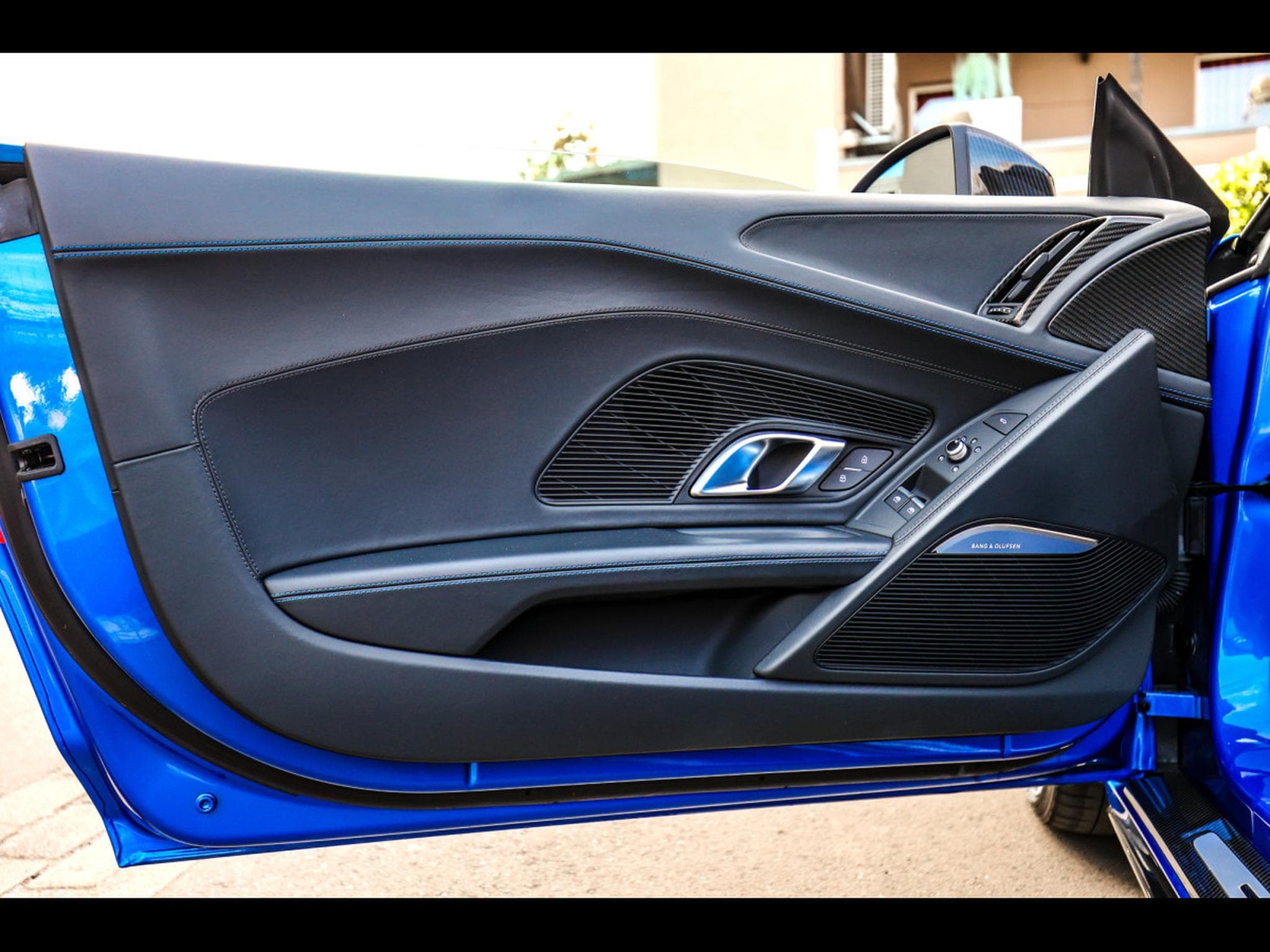 Audi R8 SPYDER V10 PERFORMANCE 5.2 FSI QUATTRO S-TRONIC – PACK DESIG (2021) - Photo 9