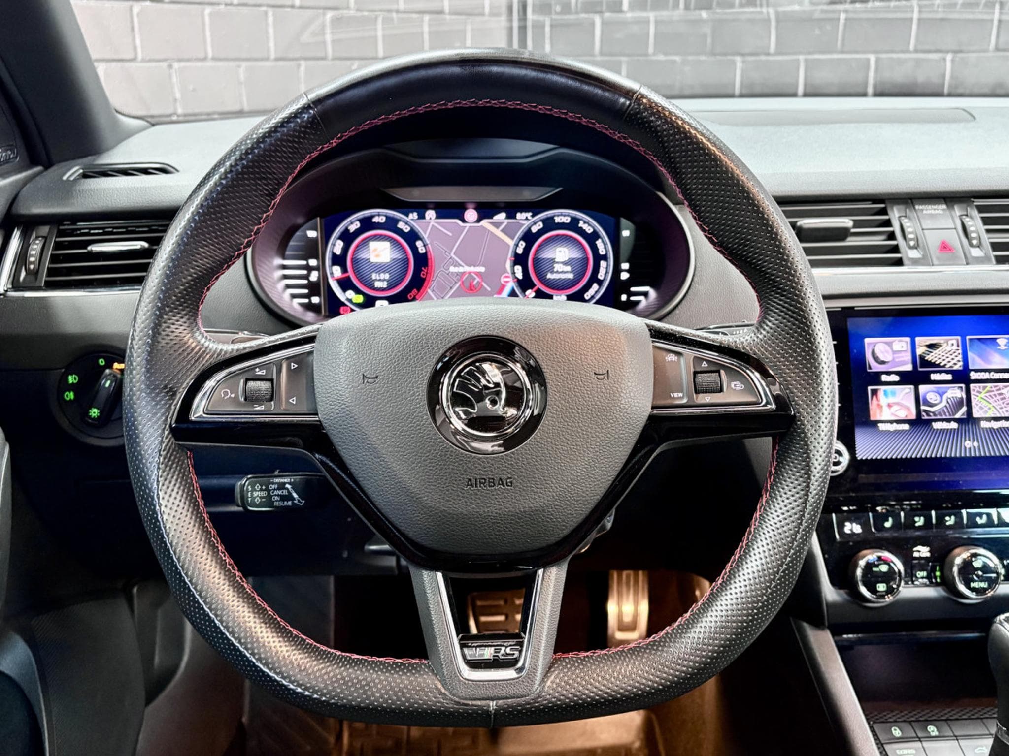 Skoda Octavia III COMBI RS 2.0 TSI 245 CV *CANTON* *ATTELAGE* SIEGES ELEC (2020) - Foto 11