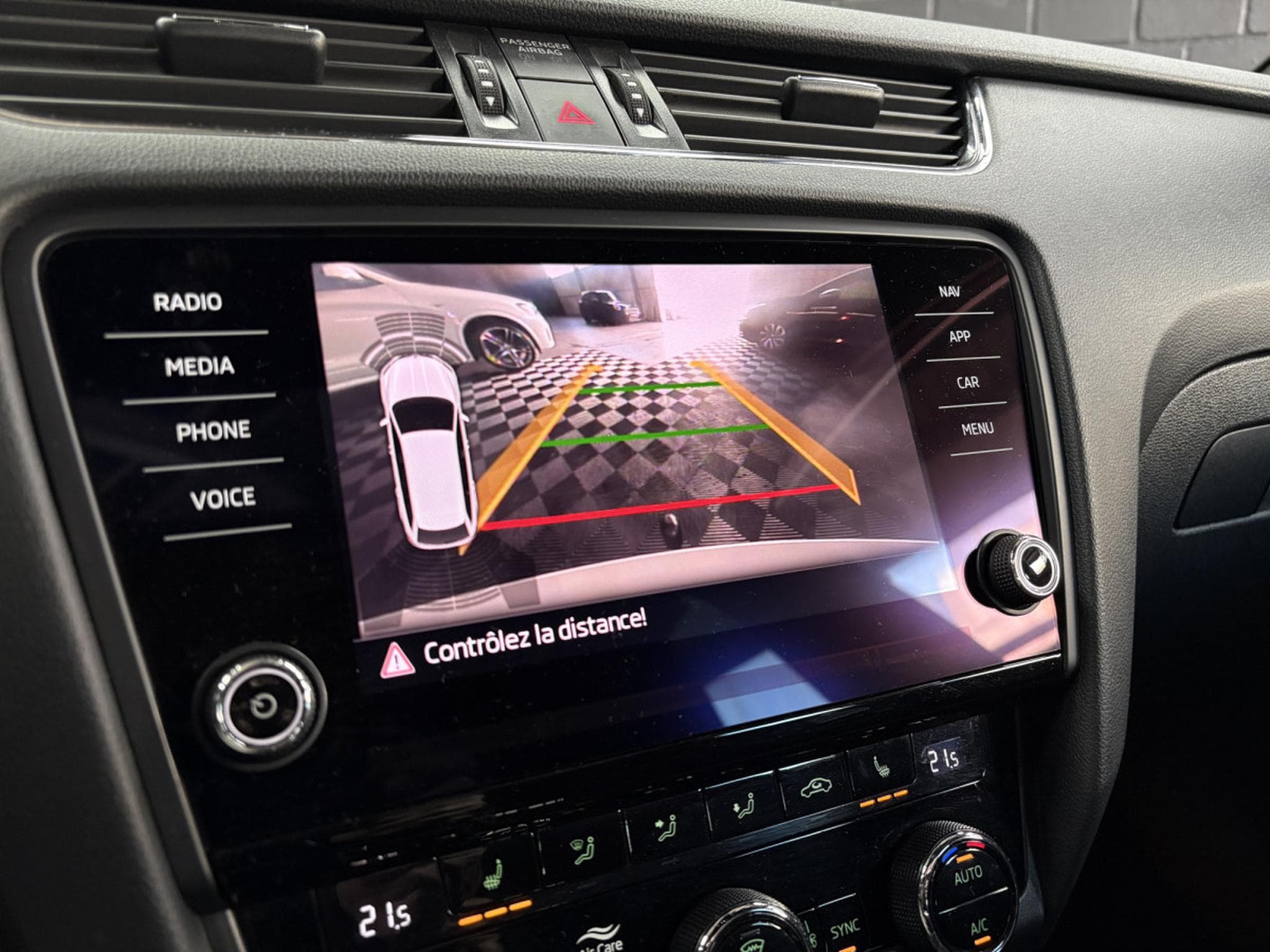 Skoda Octavia III COMBI RS 2.0 TSI 245 CV *CANTON* *ATTELAGE* SIEGES ELEC (2020) - Foto 19