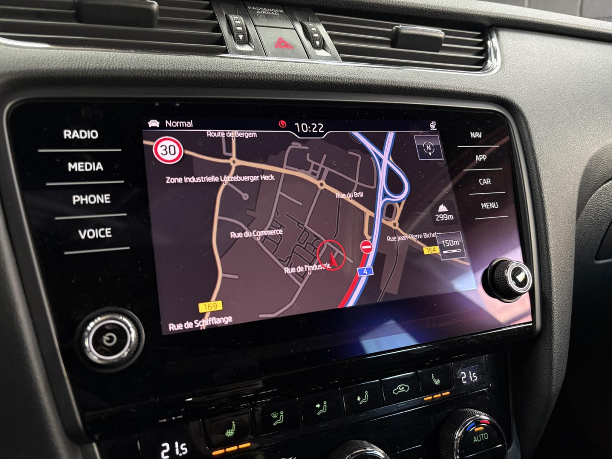 Skoda Octavia III COMBI RS 2.0 TSI 245 CV *CANTON* *ATTELAGE* SIEGES ELEC (2020) - Foto 21