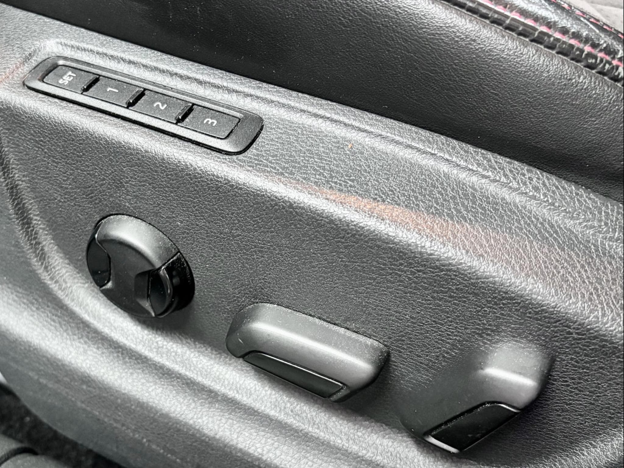 Skoda Octavia III COMBI RS 2.0 TSI 245 CV *CANTON* *ATTELAGE* SIEGES ELEC (2020) - Foto 9