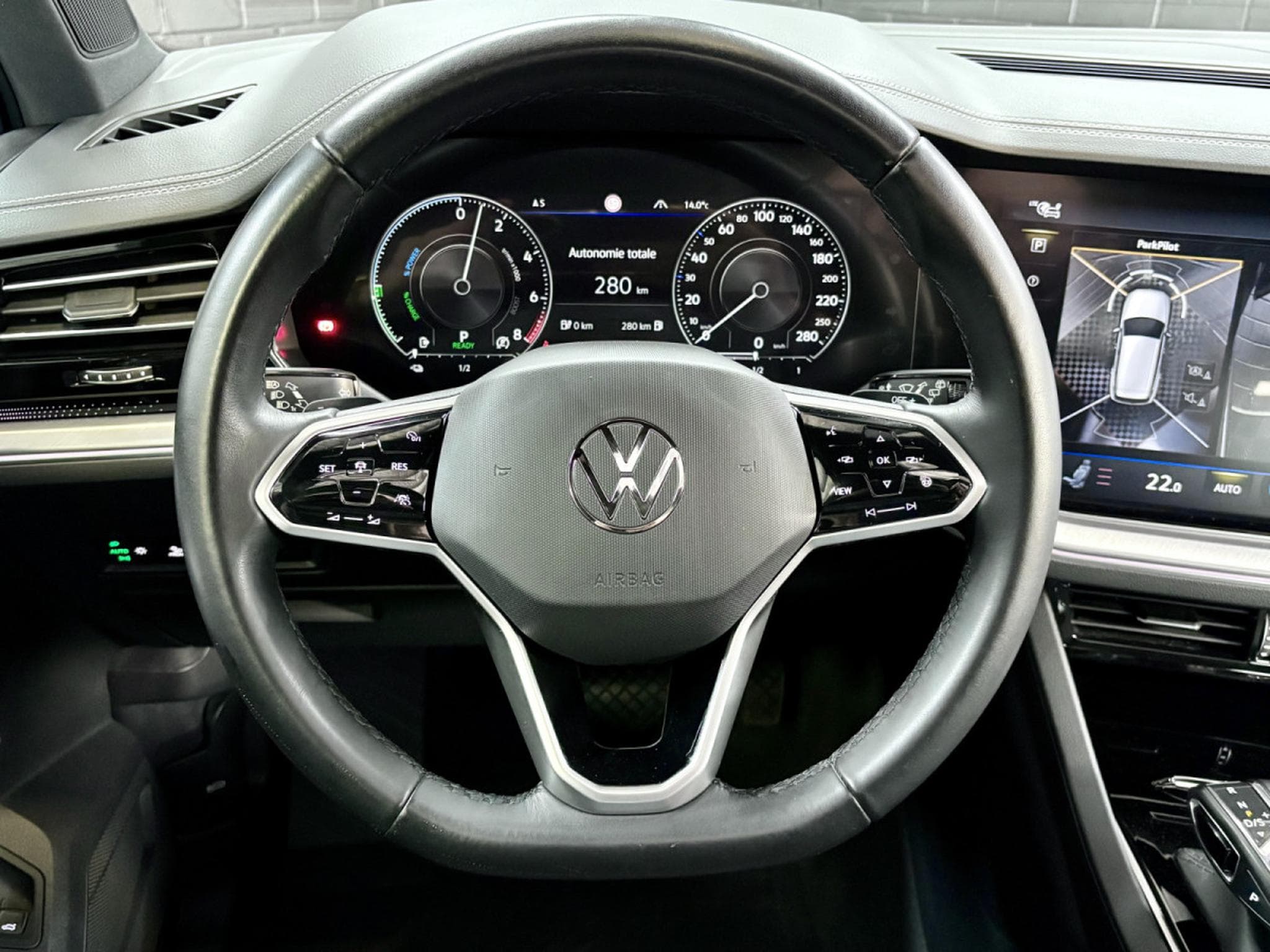 VW Touareg 3.0 TSi V6 PHEV 4MOTION Elegance 381 CV  * Attelage * (2022) - Foto 12