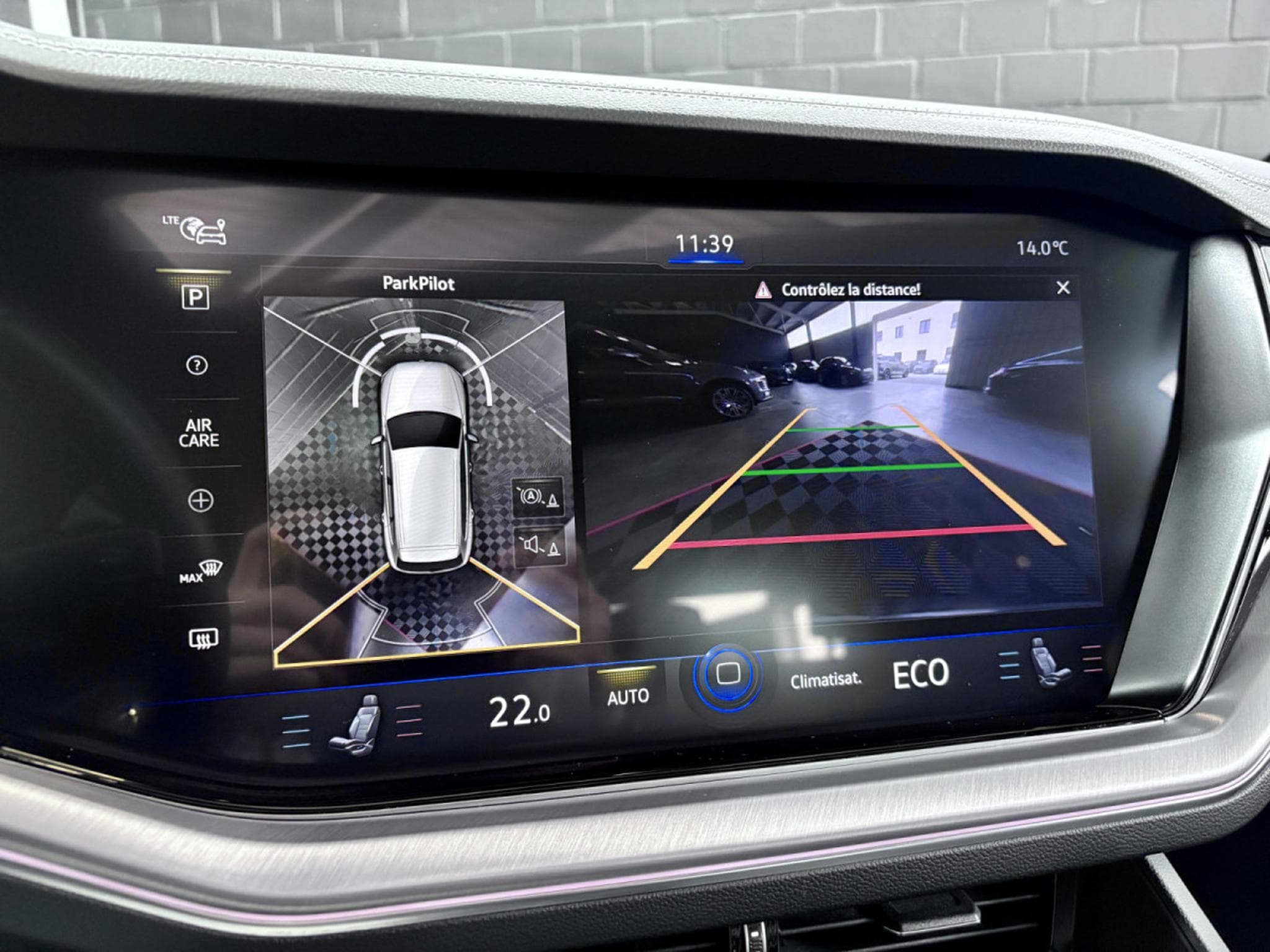 VW Touareg 3.0 TSi V6 PHEV 4MOTION Elegance 381 CV  * Attelage * (2022) - Foto 19