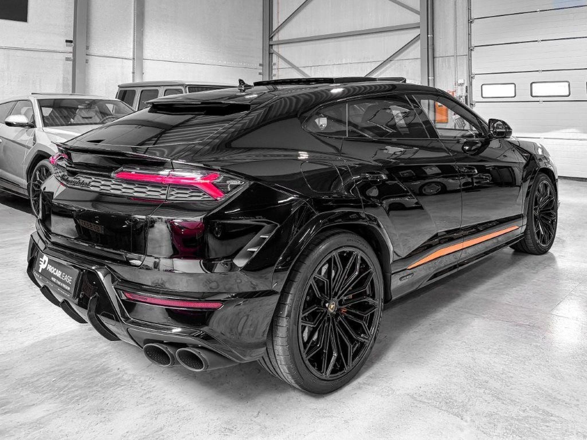 Lamborghini Urus URUS SE/NEW 2026/ STOCK AVAILABLE DIRECTLY (2026) - Photo 4