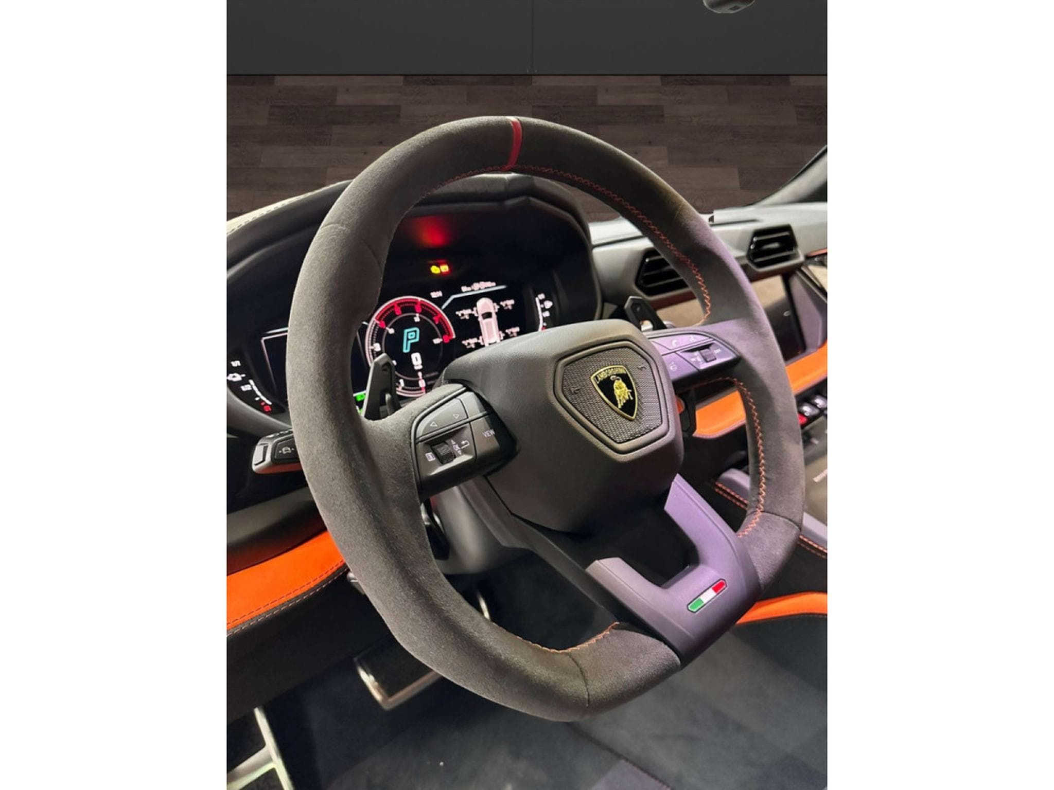 Lamborghini Urus URUS SE/NEW 2026/ STOCK AVAILABLE DIRECTLY (2026) - Photo 5