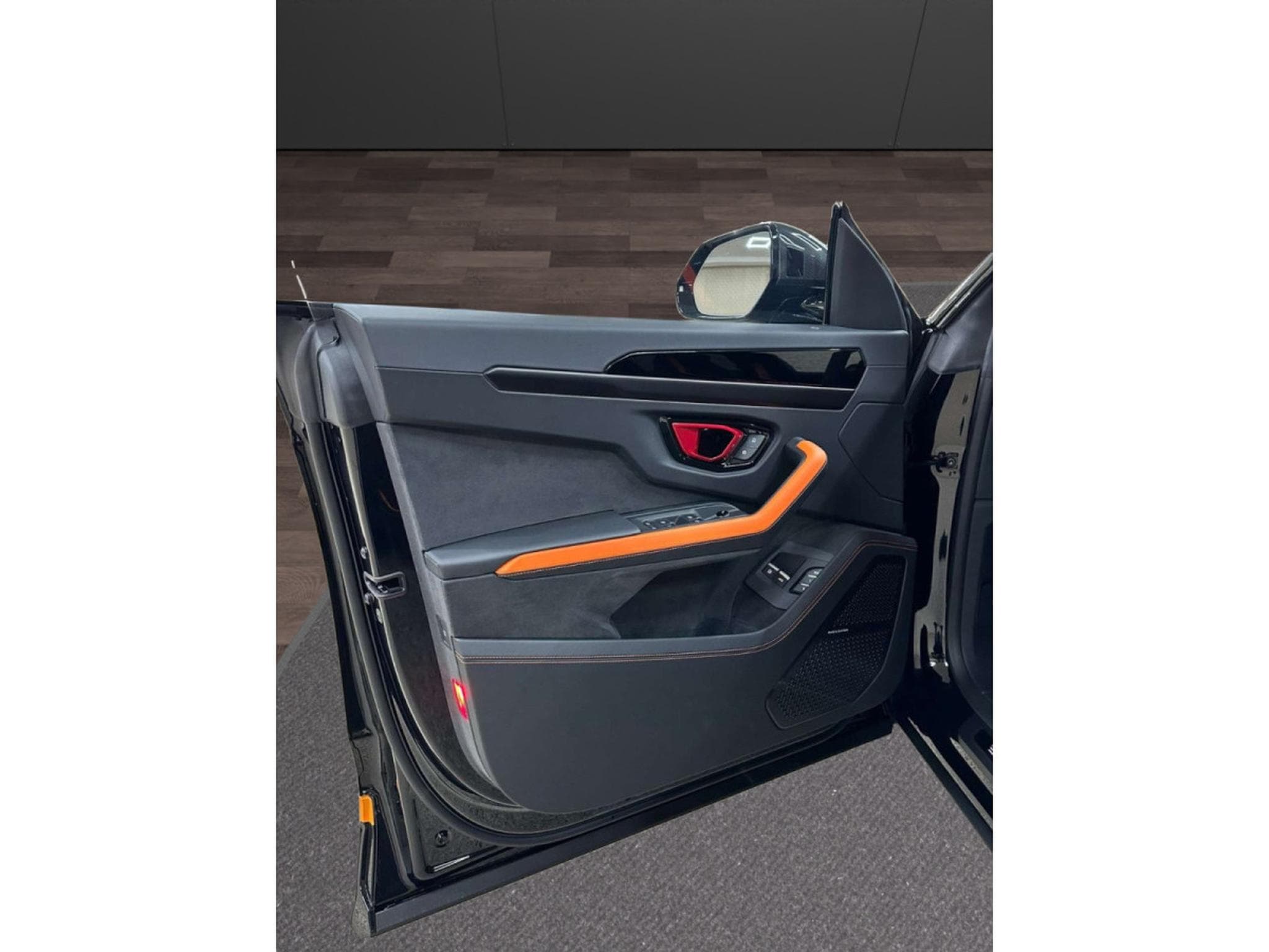 Lamborghini Urus URUS SE/NEW 2026/ STOCK AVAILABLE DIRECTLY (2026) - Photo 7
