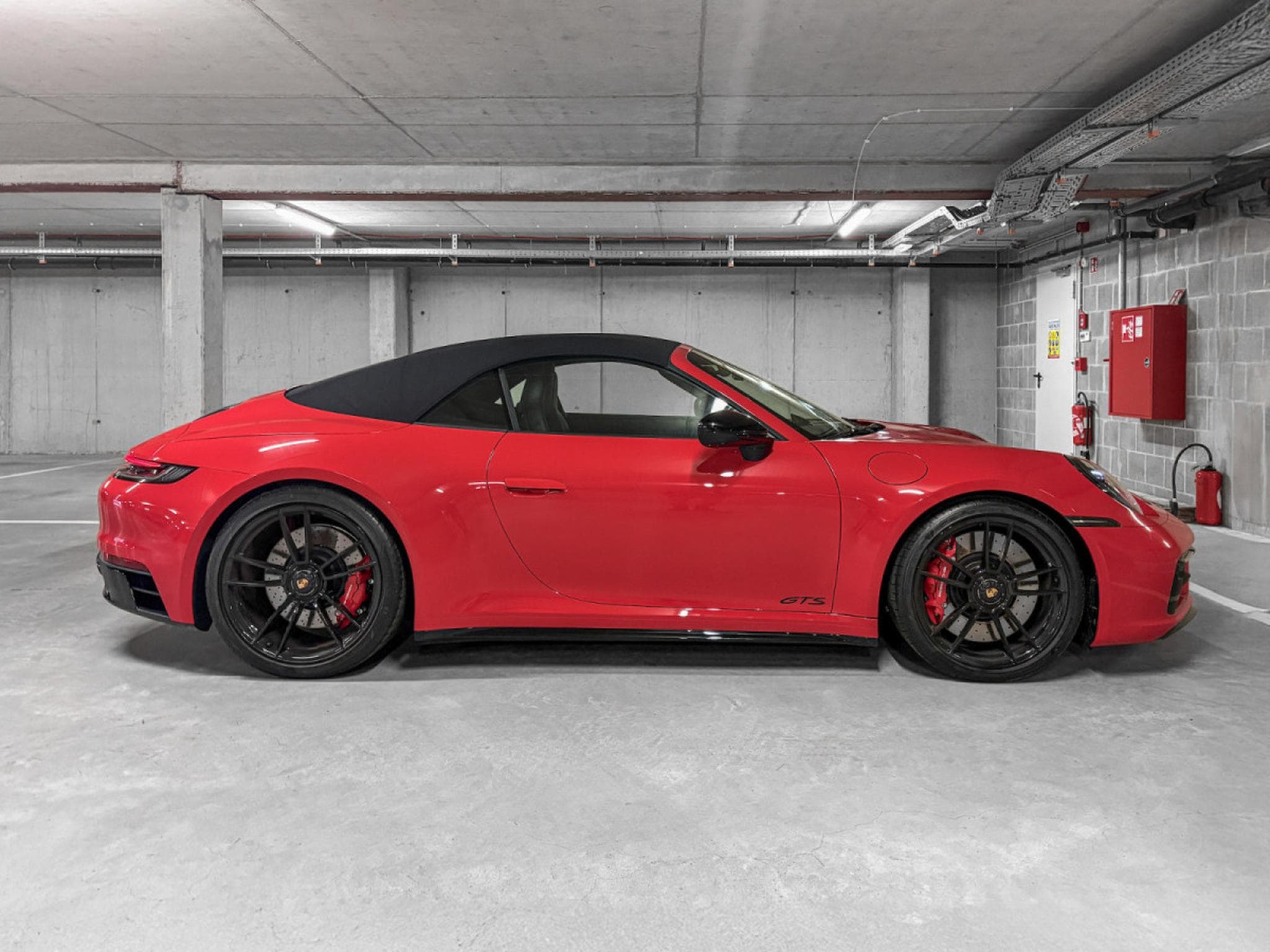 Porsche 911 992.1 CARRERA 4GTS CABRIOLET / FULL EXLUSIVE PORSCHE MANUFAK (2024) - Photo 16
