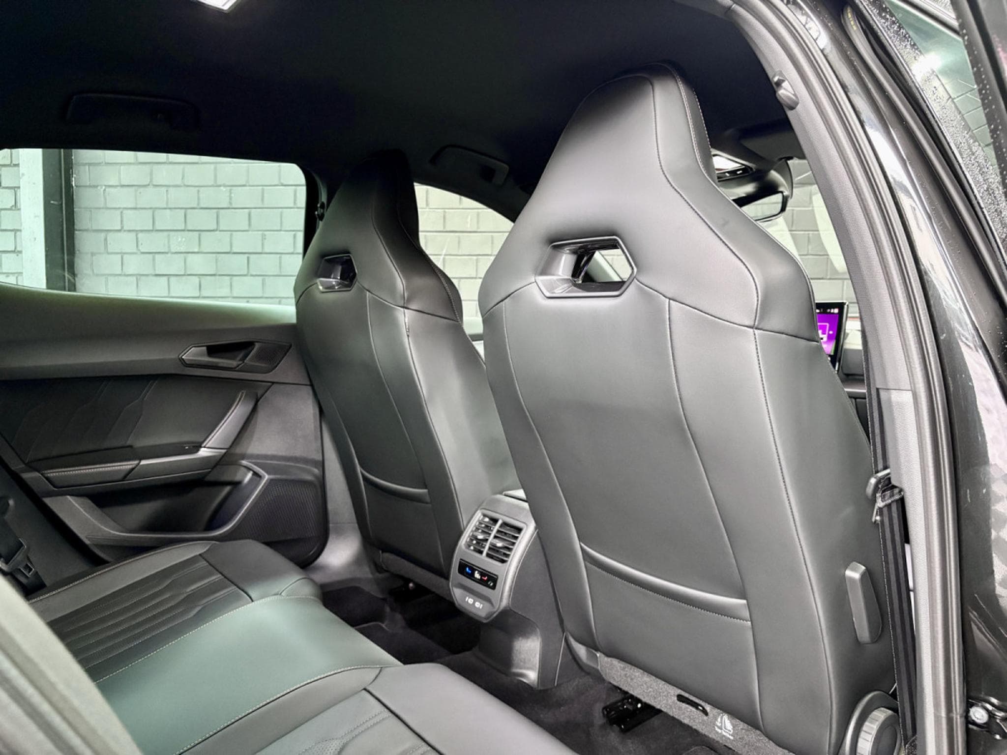 Cupra Formentor VZ 245CV eHybrid DSG6 *VSS* *Toit Pano* *Mat Grey* (2023) - Foto 16