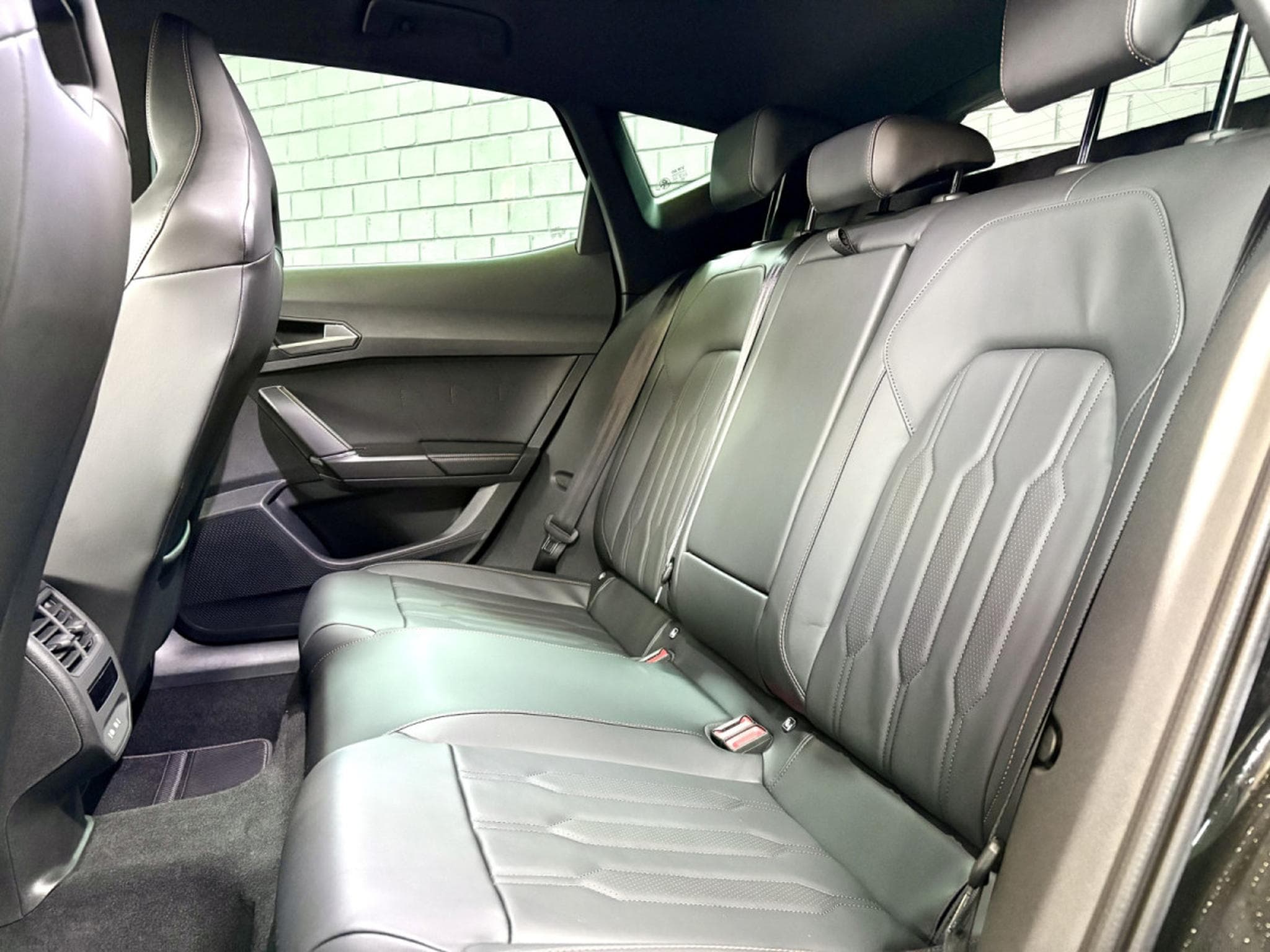 Cupra Formentor VZ 245CV eHybrid DSG6 *VSS* *Toit Pano* *Mat Grey* (2023) - Foto 17