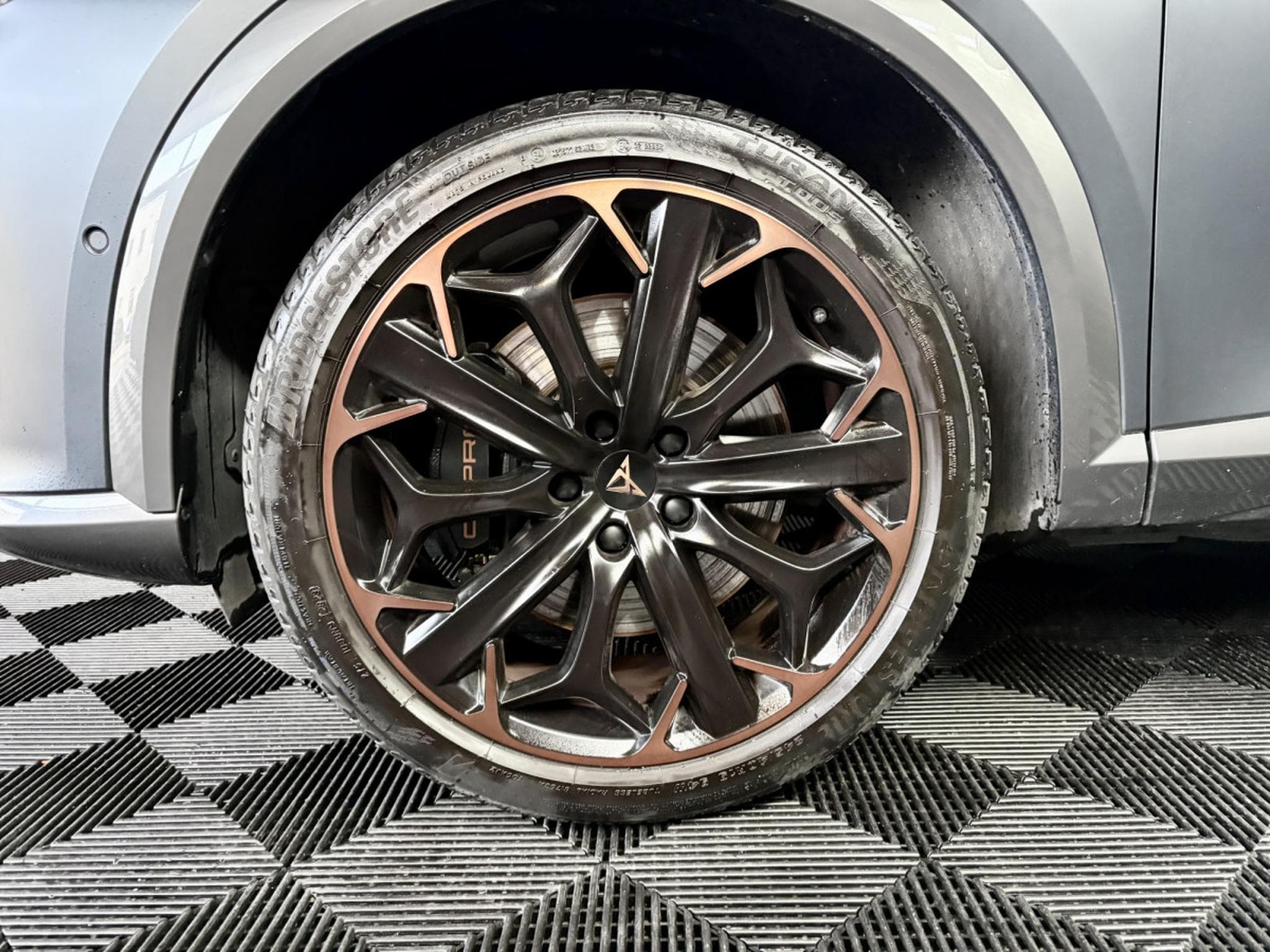 Cupra Formentor VZ 245CV eHybrid DSG6 *VSS* *Toit Pano* *Mat Grey* (2023) - Foto 20