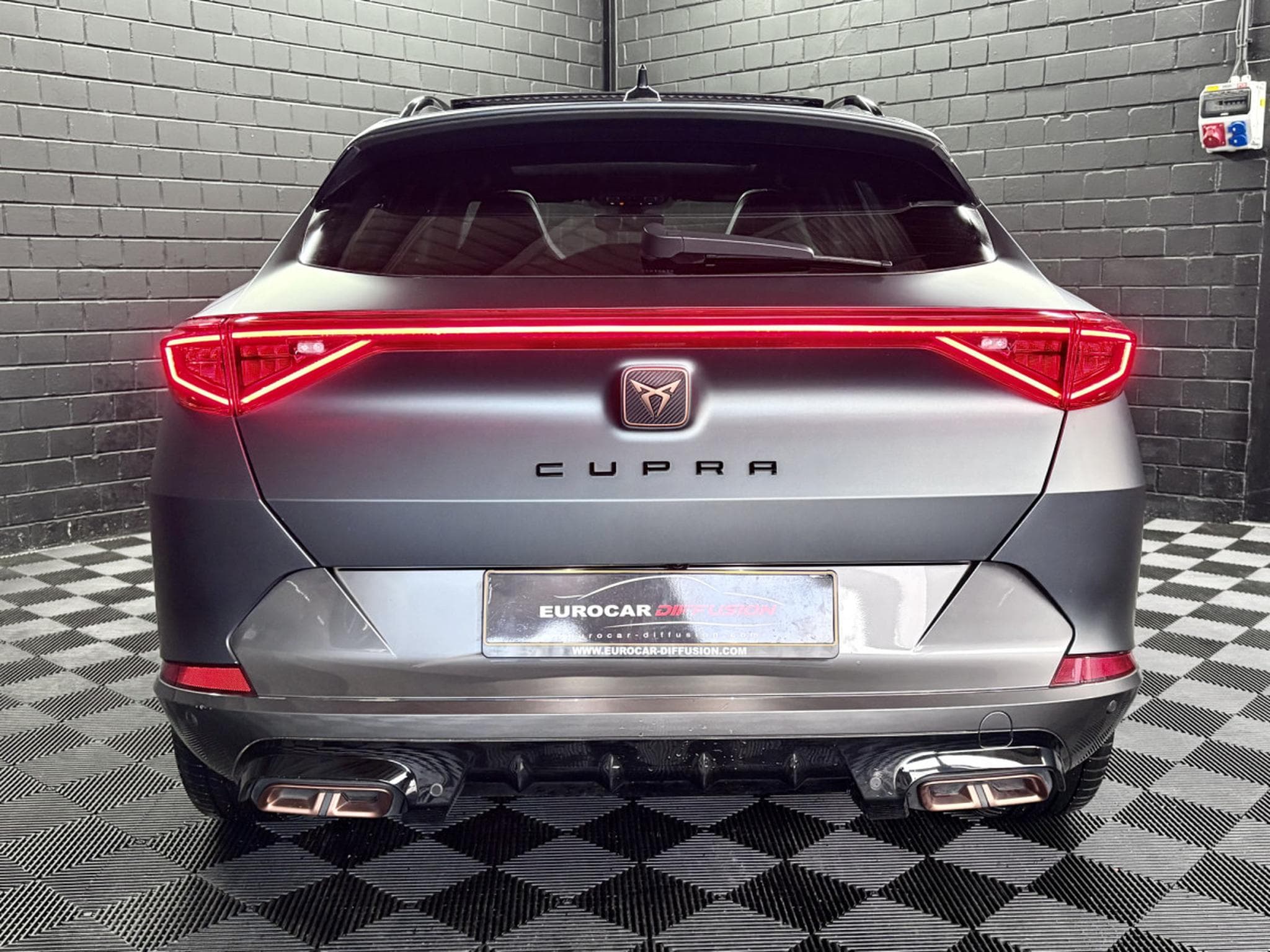 Cupra Formentor VZ 245CV eHybrid DSG6 *VSS* *Toit Pano* *Mat Grey* (2023) - Foto 5