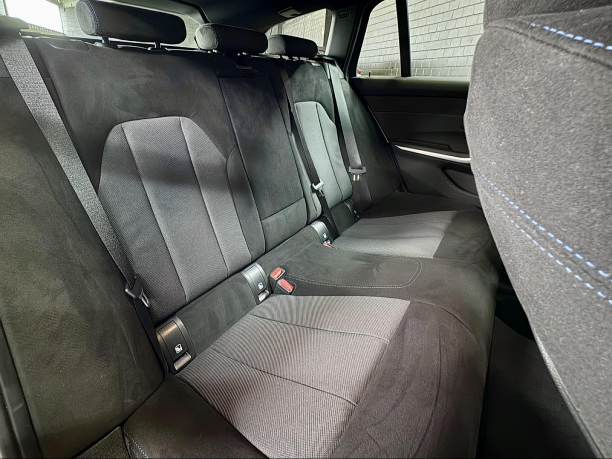 BMW 330 330i M-Sport Touring xDrive 245CV * Hayon * ACC * Sièges cha (2025) - Foto 19