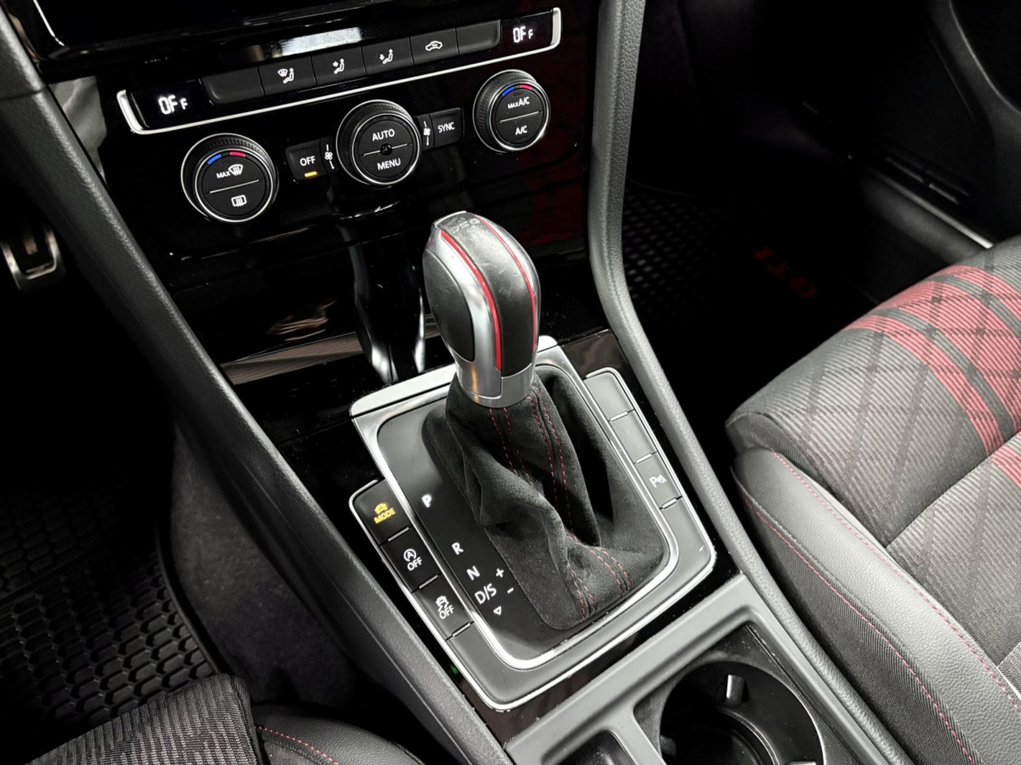 VW Golf GTI TCR 2.0 TSI 290 CV *AKRAPOVIC* *PANO *CAMERA* (2020) - Foto 14