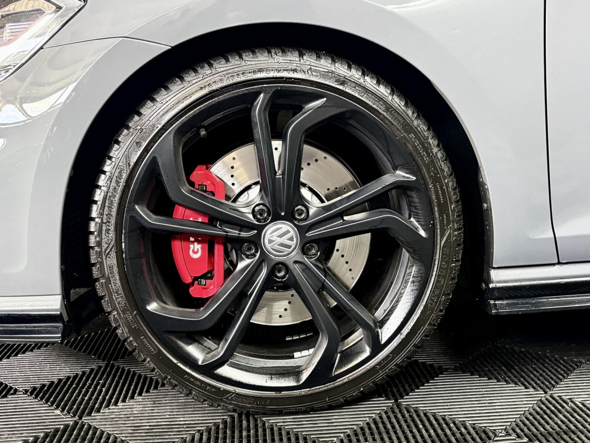 VW Golf GTI TCR 2.0 TSI 290 CV *AKRAPOVIC* *PANO *CAMERA* (2020) - Foto 24