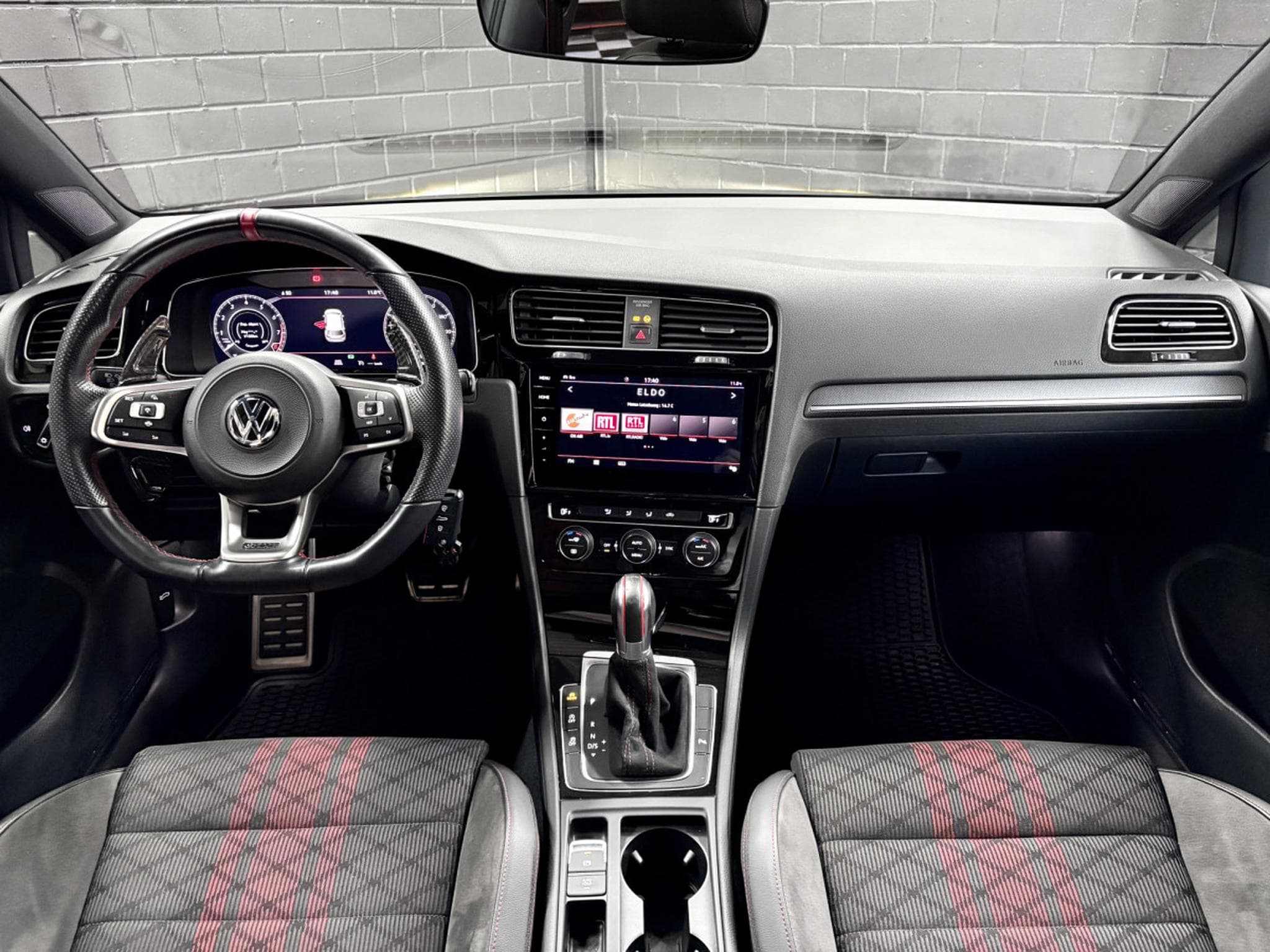 VW Golf GTI TCR 2.0 TSI 290 CV *AKRAPOVIC* *PANO *CAMERA* (2020) - Foto 9