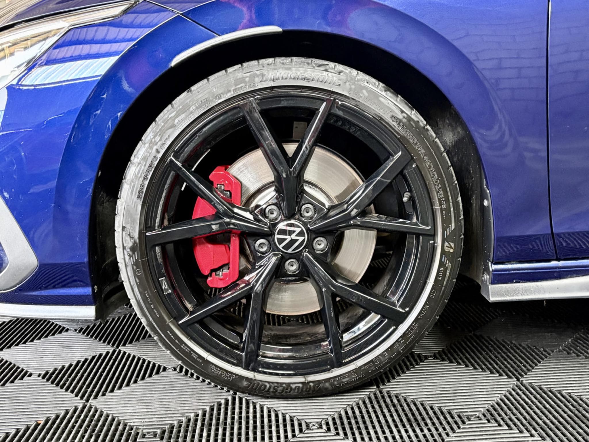 VW Golf GTI 2.0 TSI 245CV DSG7*HARMAN* TÊTE HAUTE* ACC* (2023) - Foto 25