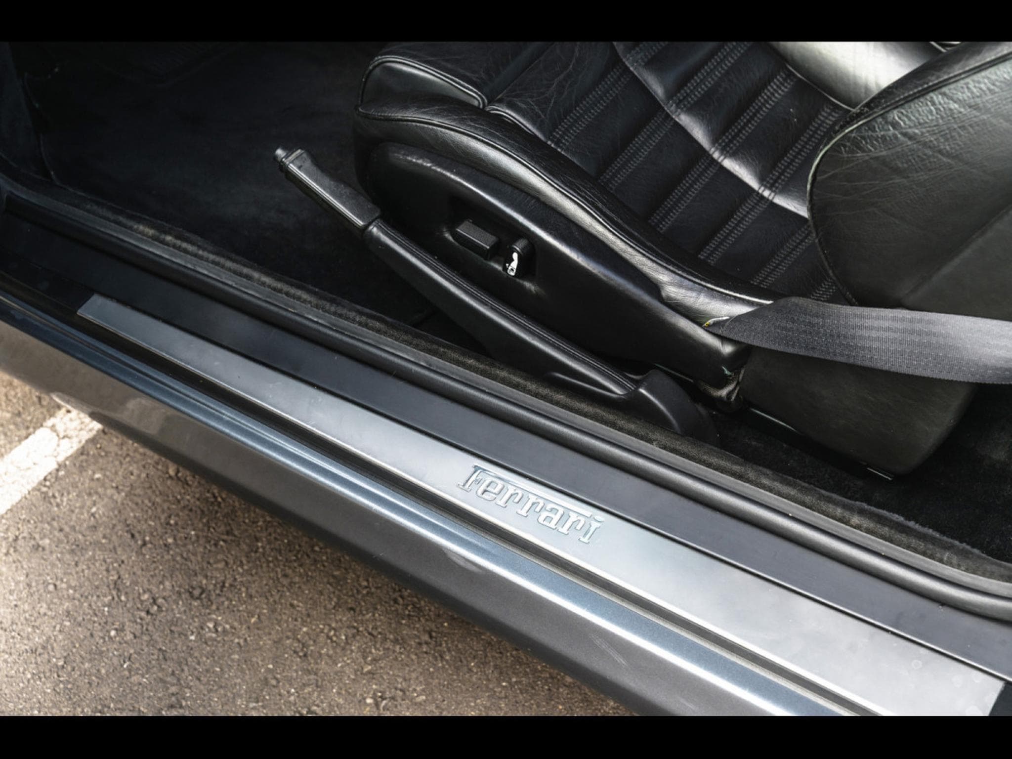 Ferrari 550 MARANELLO 5.5 V12 485 - MANUAL 6 - GRIGIO TITANIO (1998) - Photo 17