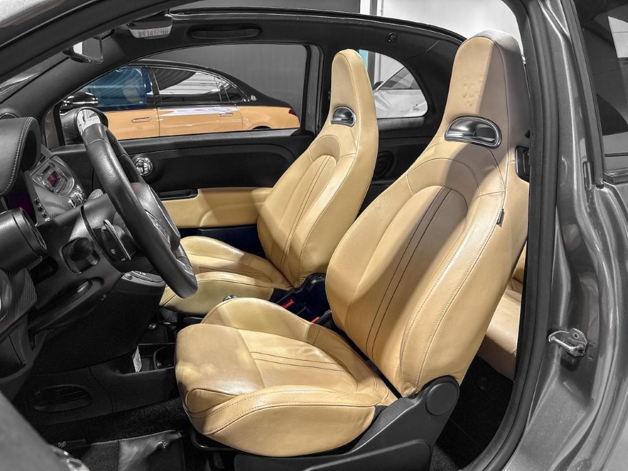 Abarth 695 EDIZIONE MASERATI/ *017of499* (2013) - Photo 20