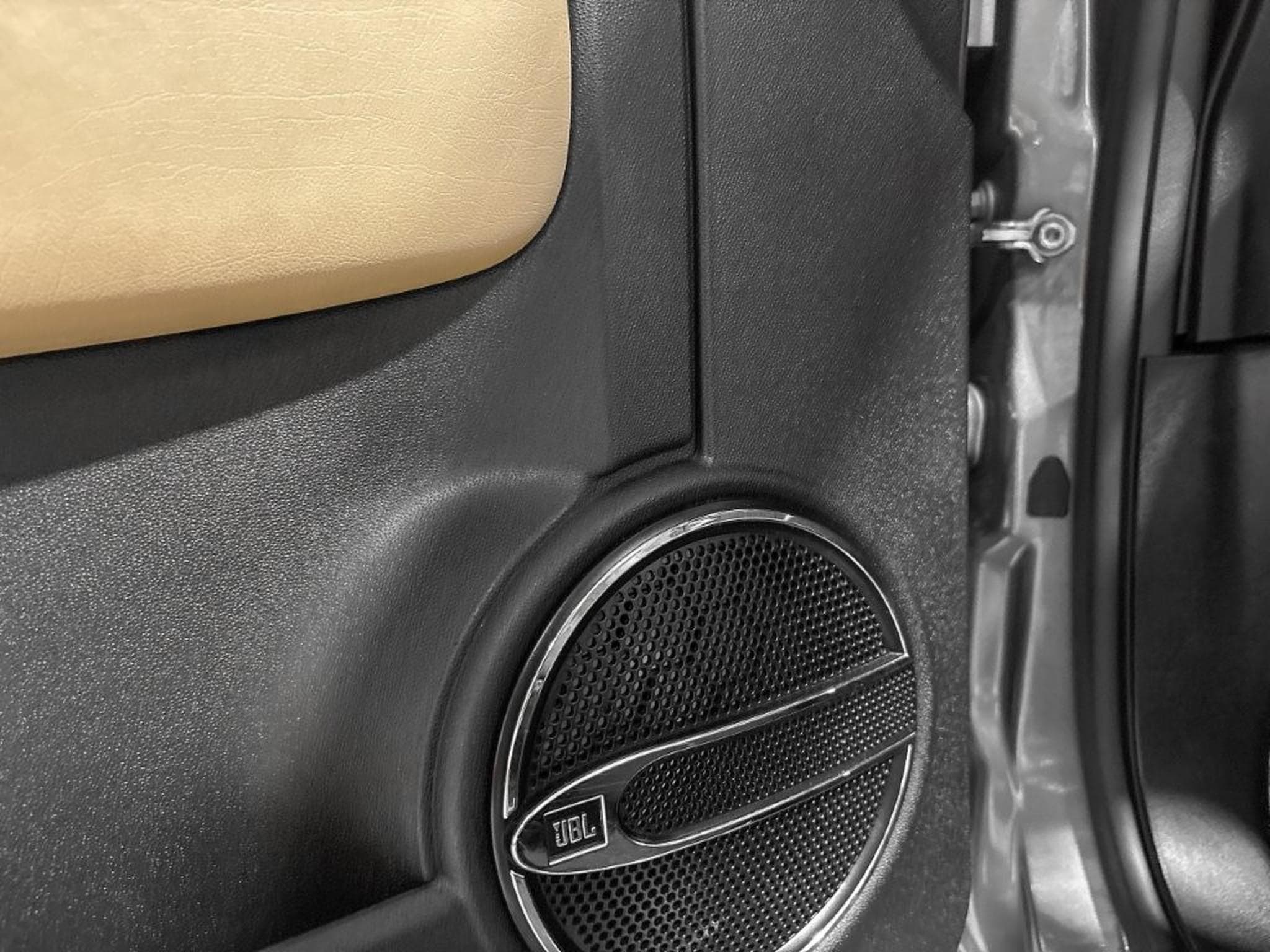 Abarth 695 EDIZIONE MASERATI/ *017of499* (2013) - Photo 21