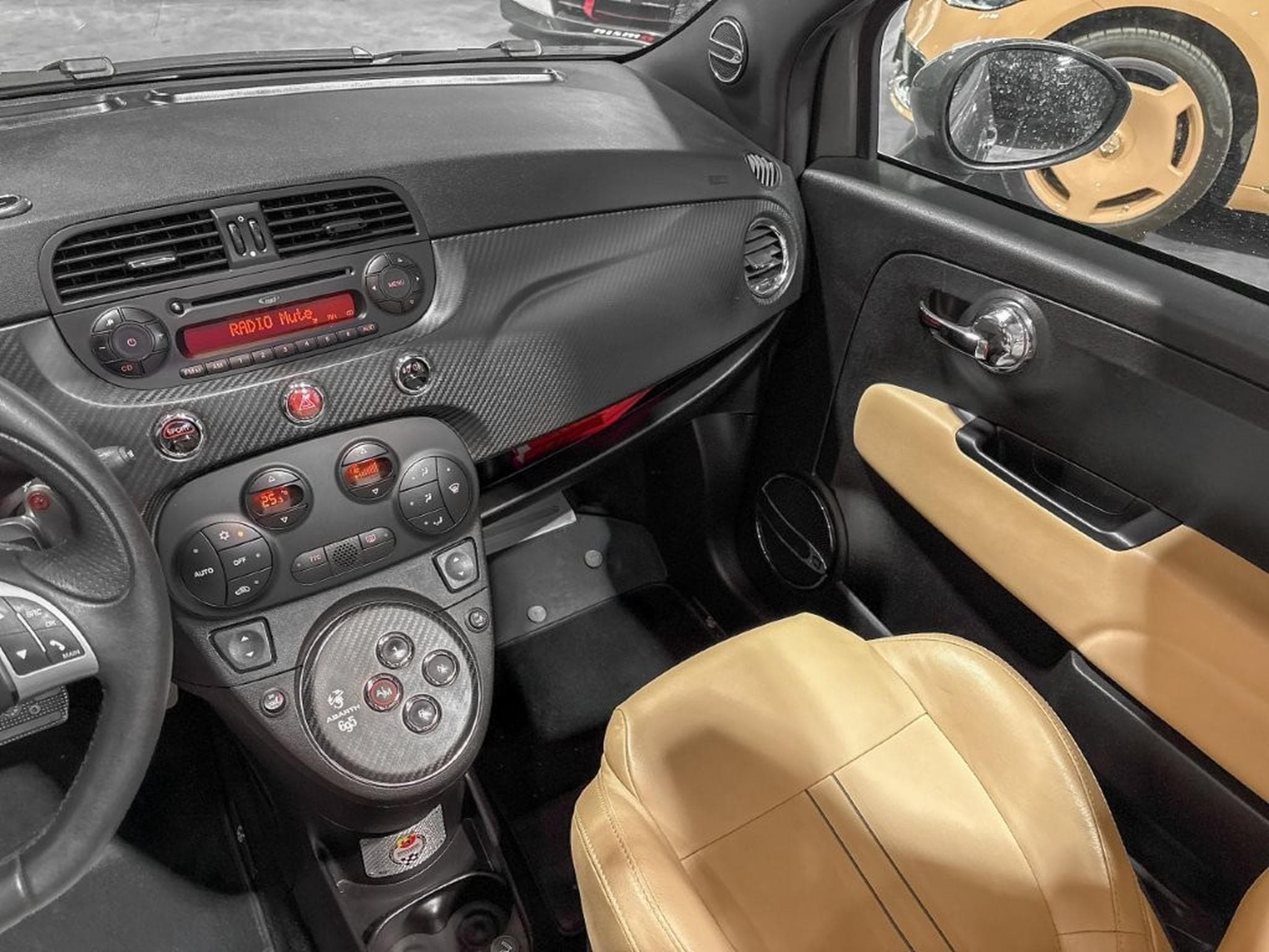 Abarth 695 EDIZIONE MASERATI/ *017of499* (2013) - Photo 22