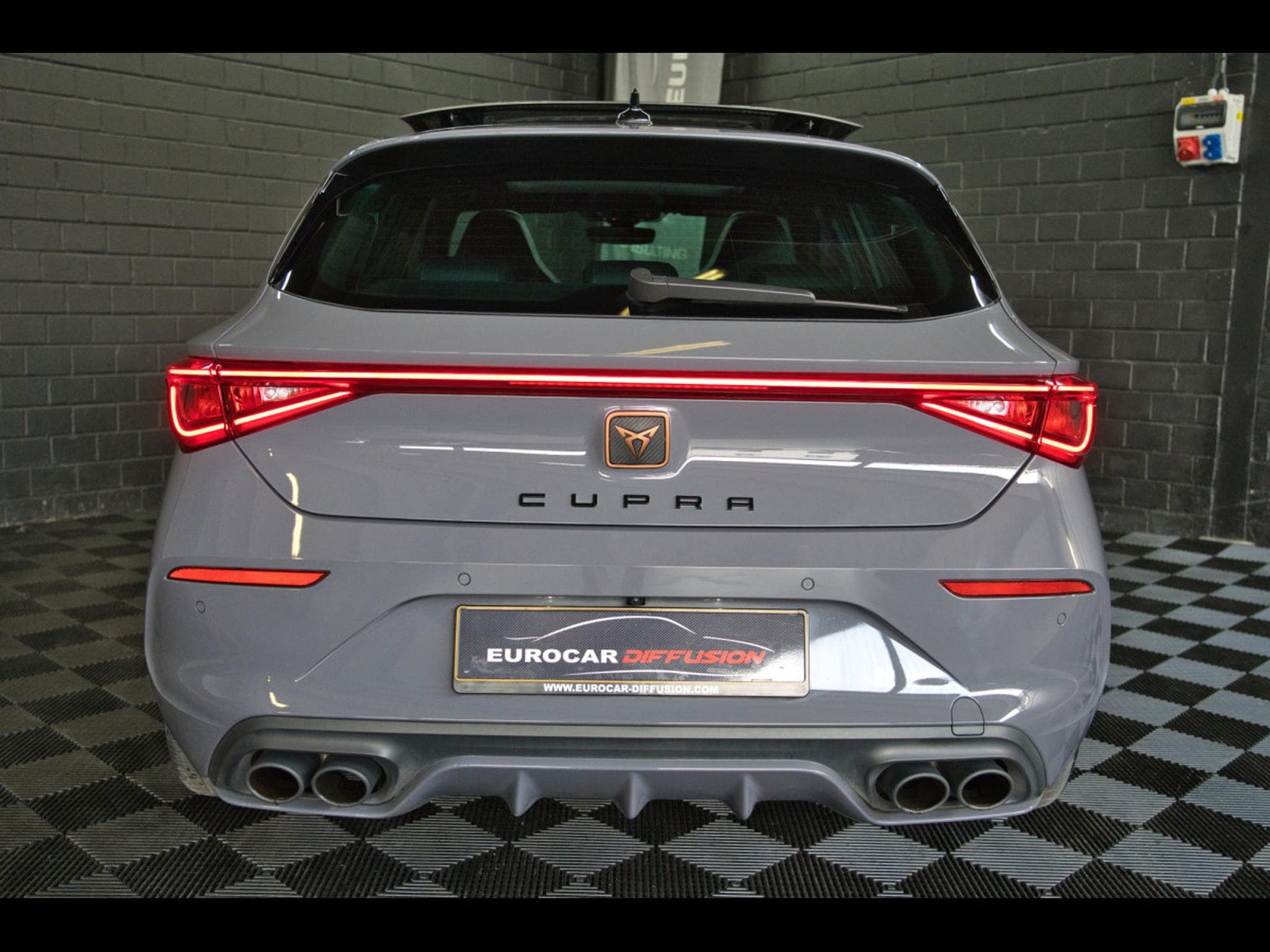Cupra Leon 2.0 TSI 300CV *PANO* *BEATS* CAM* *19"* (2024) - Photo 5
